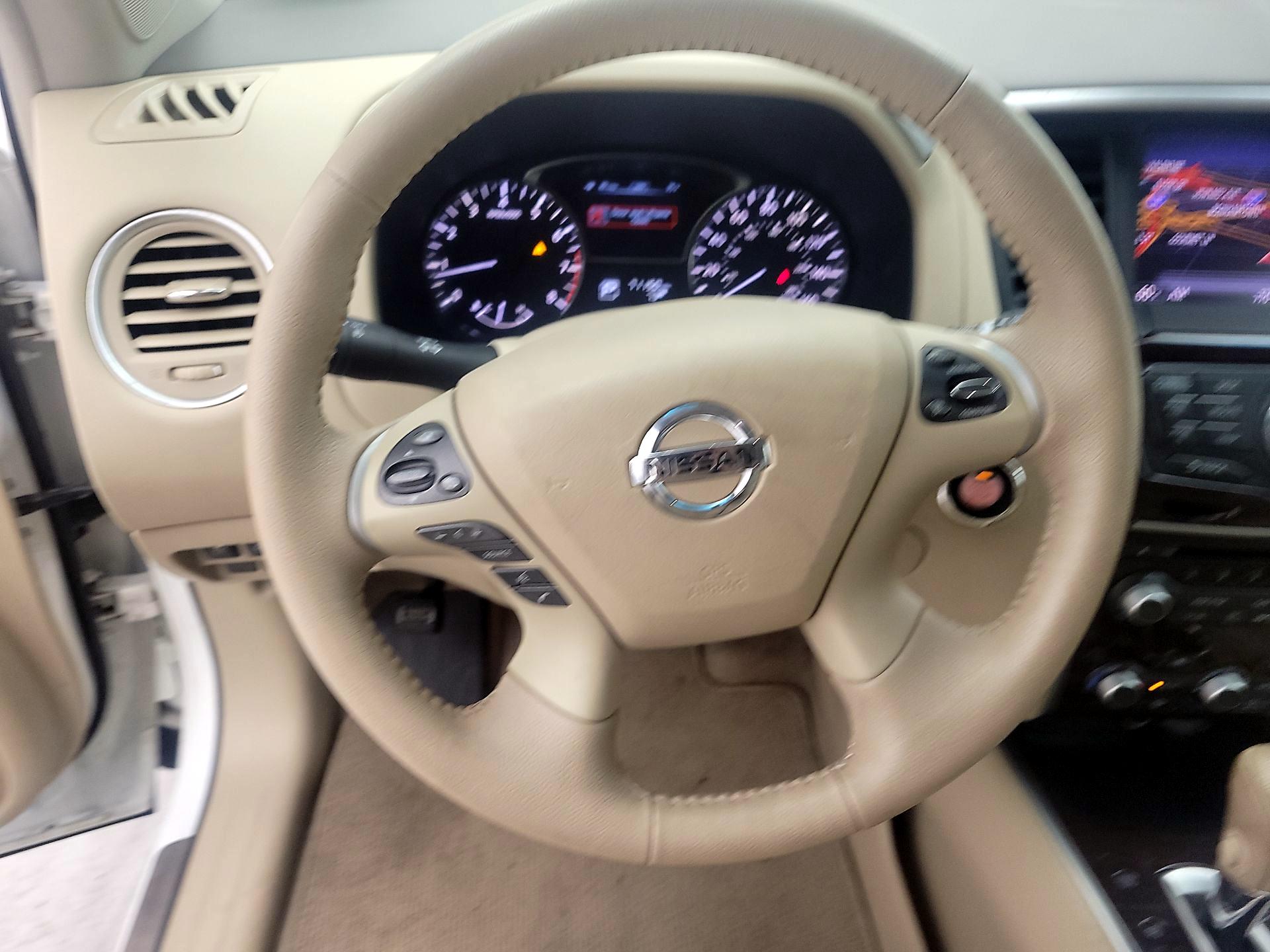 Thumbnail: 2013 Nissan Pathfinder - 10