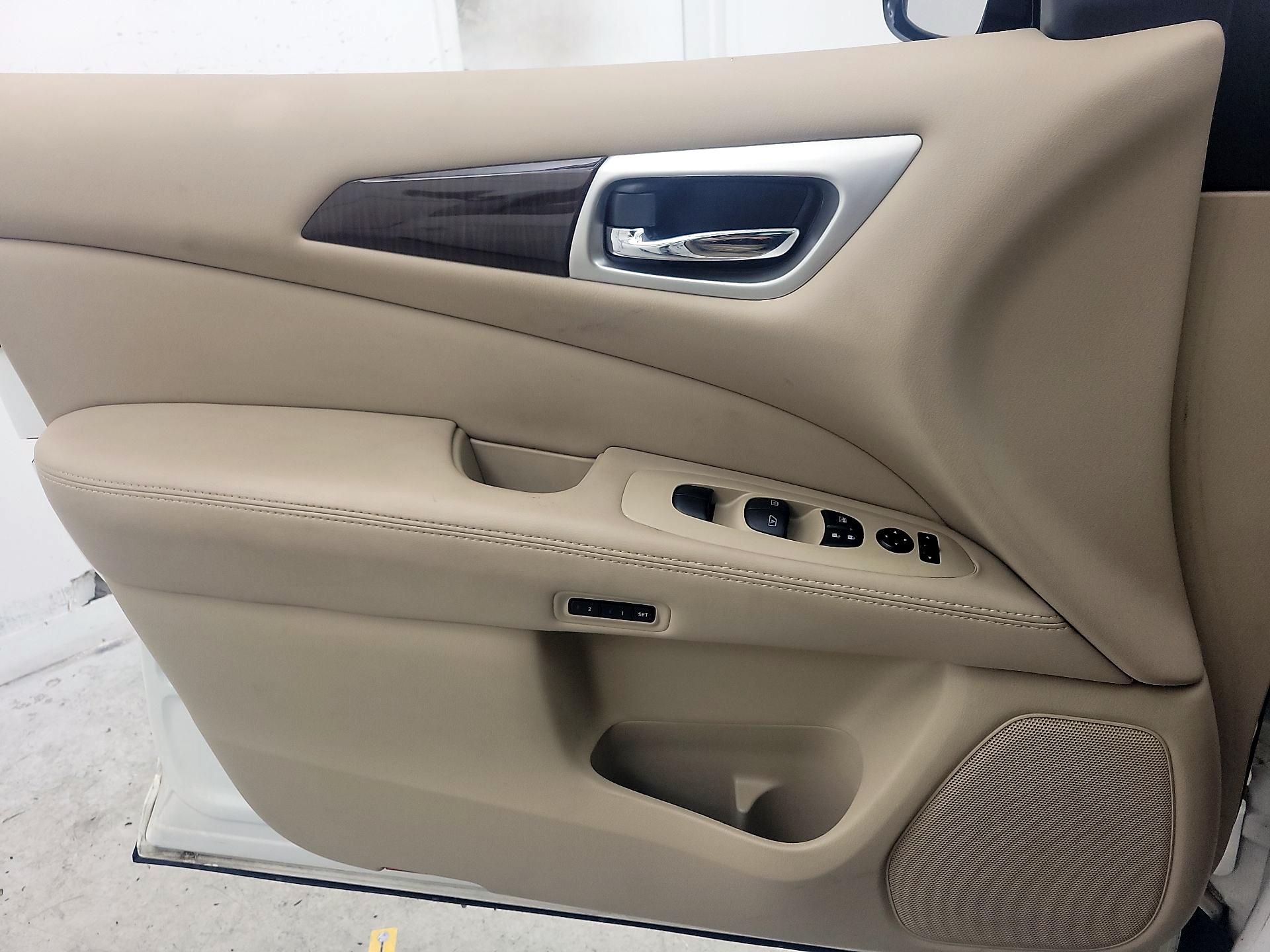 Thumbnail: 2013 Nissan Pathfinder - 12