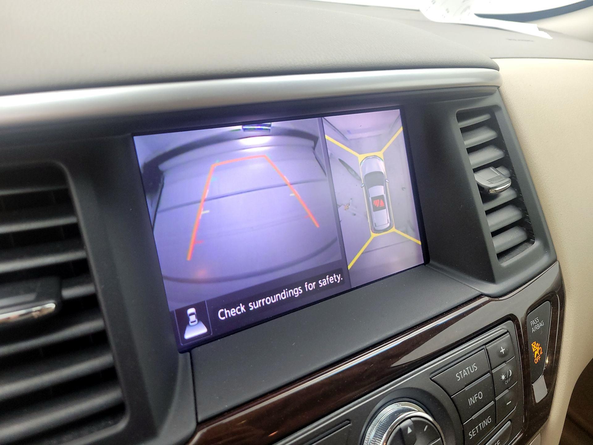 Thumbnail: 2013 Nissan Pathfinder - 15