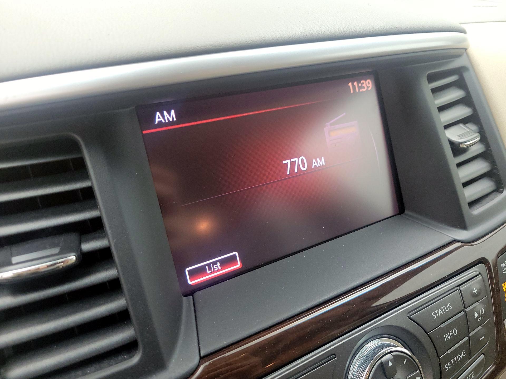 Thumbnail: 2013 Nissan Pathfinder - 16