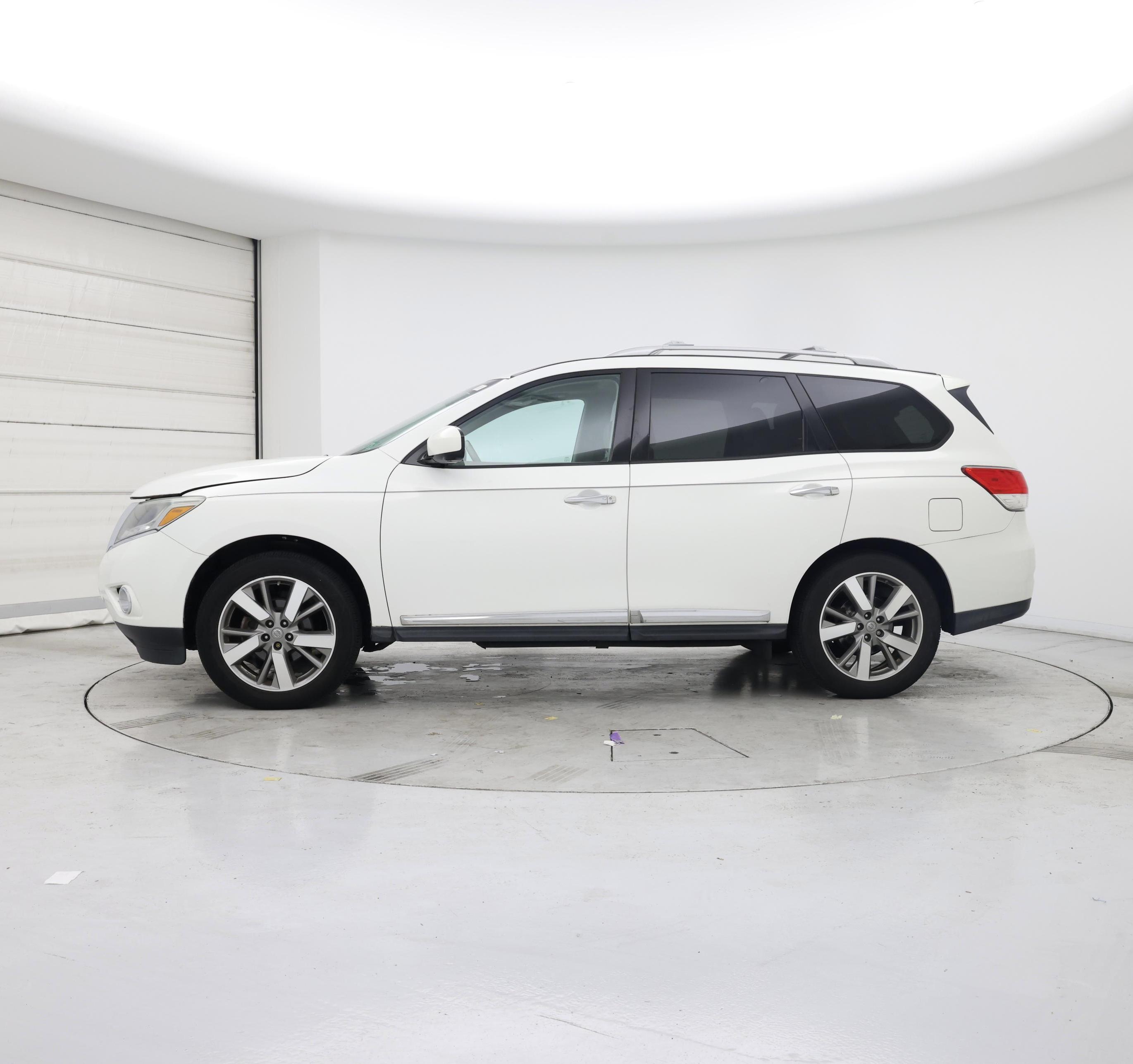 Thumbnail: 2013 Nissan Pathfinder - 3