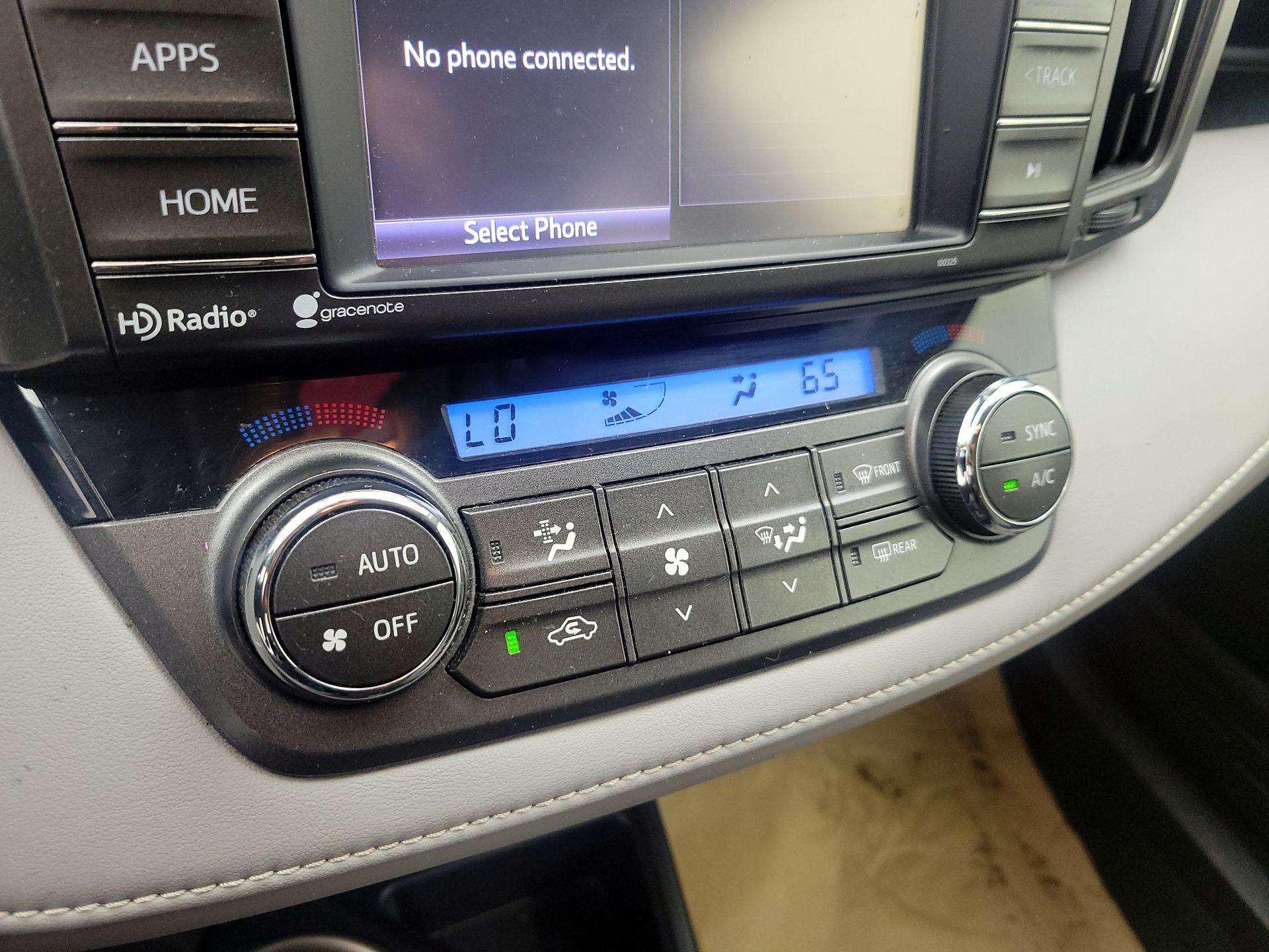 Thumbnail: 2015 Toyota RAV4 - 16
