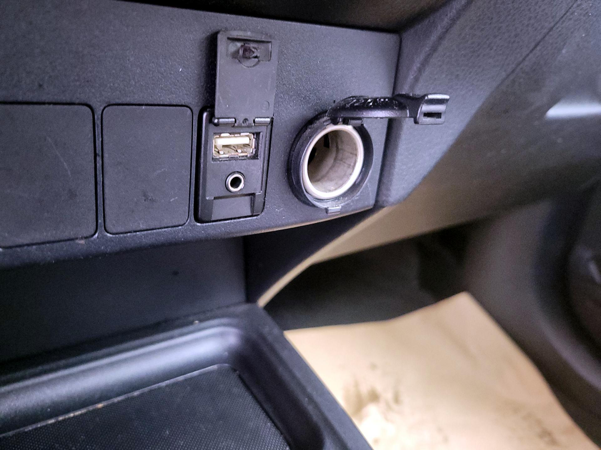 Thumbnail: 2015 Toyota RAV4 - 18