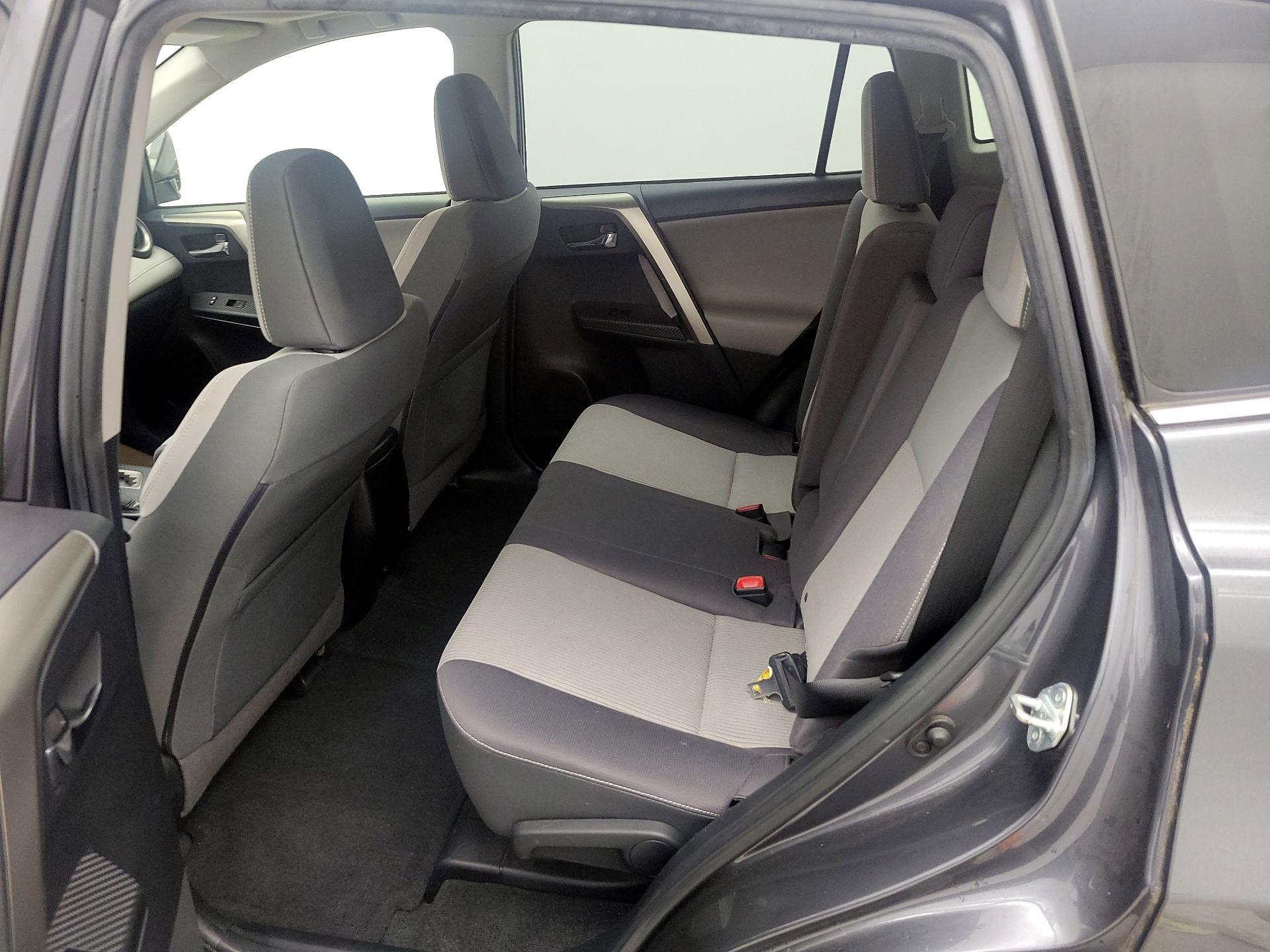 Thumbnail: 2015 Toyota RAV4 - 20