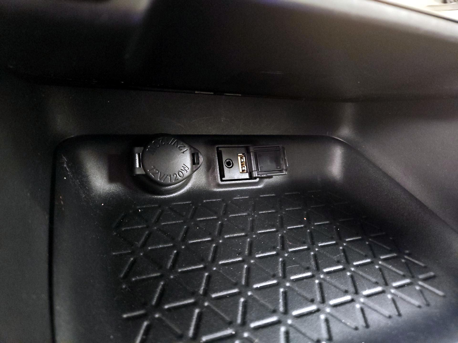 Thumbnail: 2019 Toyota RAV4 - 18