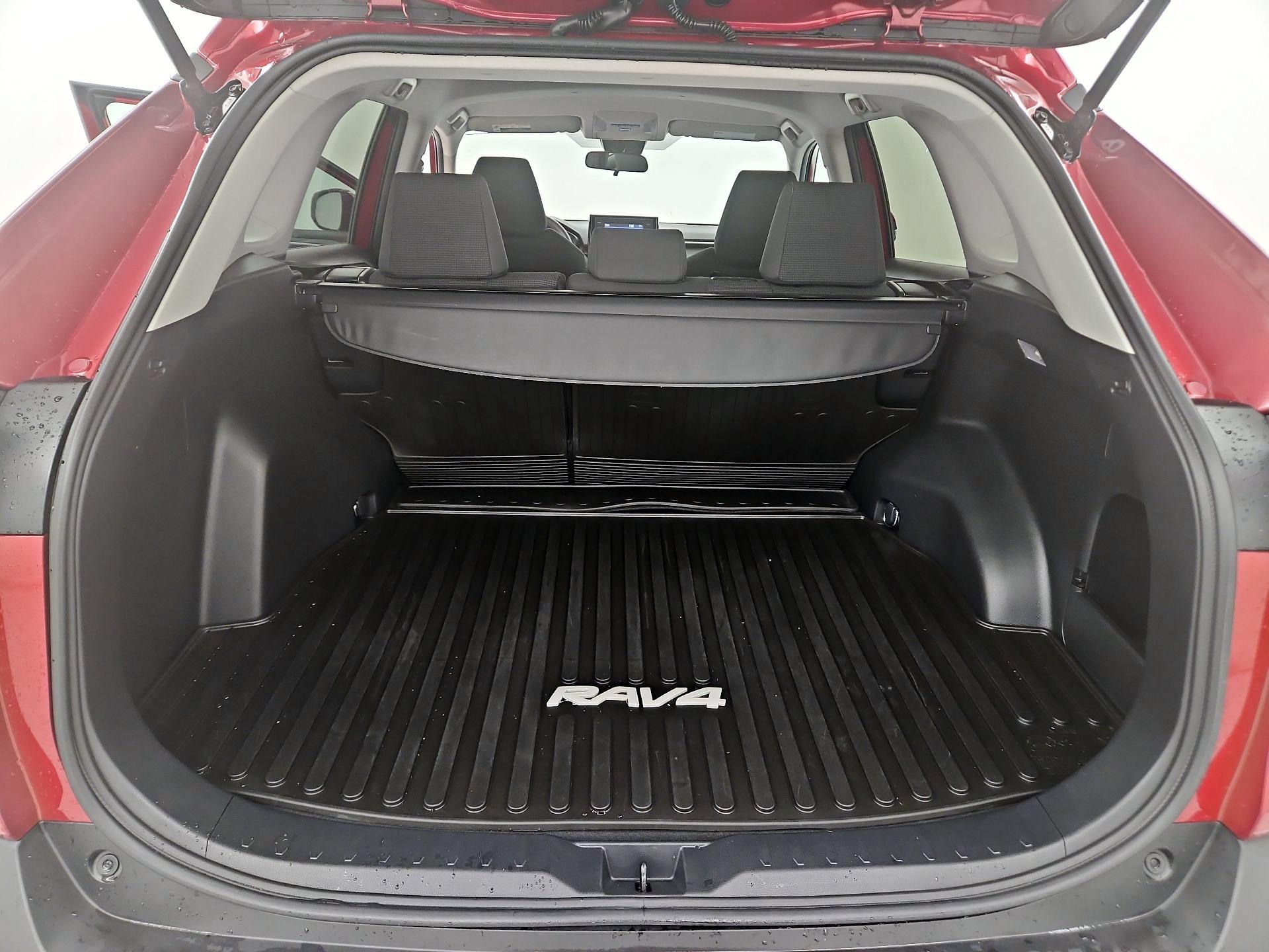 Thumbnail: 2019 Toyota RAV4 - 20