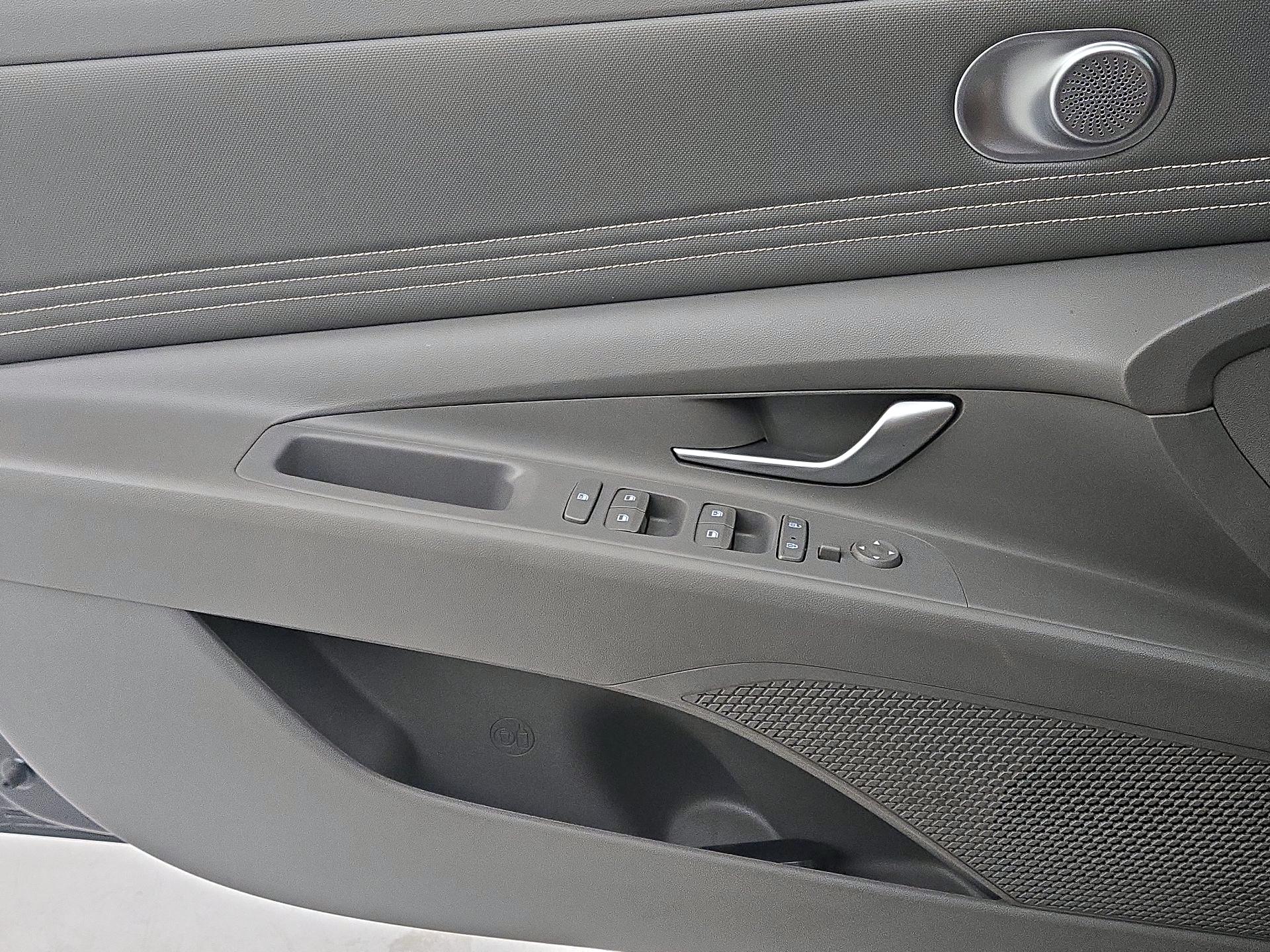Thumbnail: 2023 Hyundai Elantra - 12