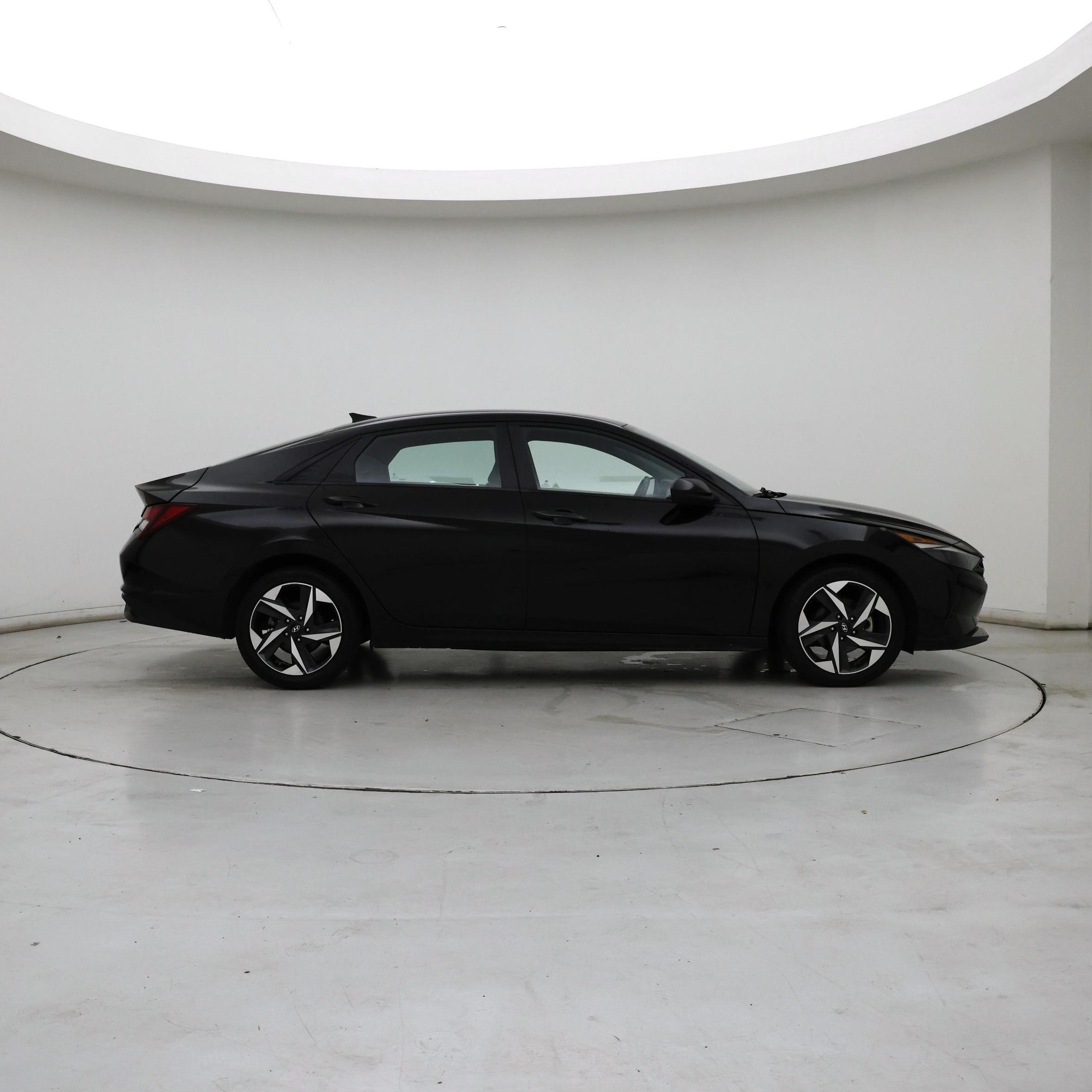 Thumbnail: 2023 Hyundai Elantra - 7