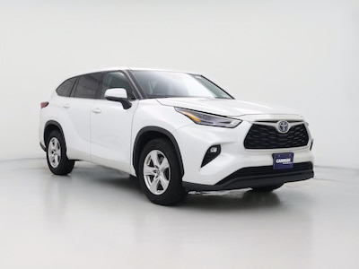 White 2022 Toyota Highlander Hybrid LE