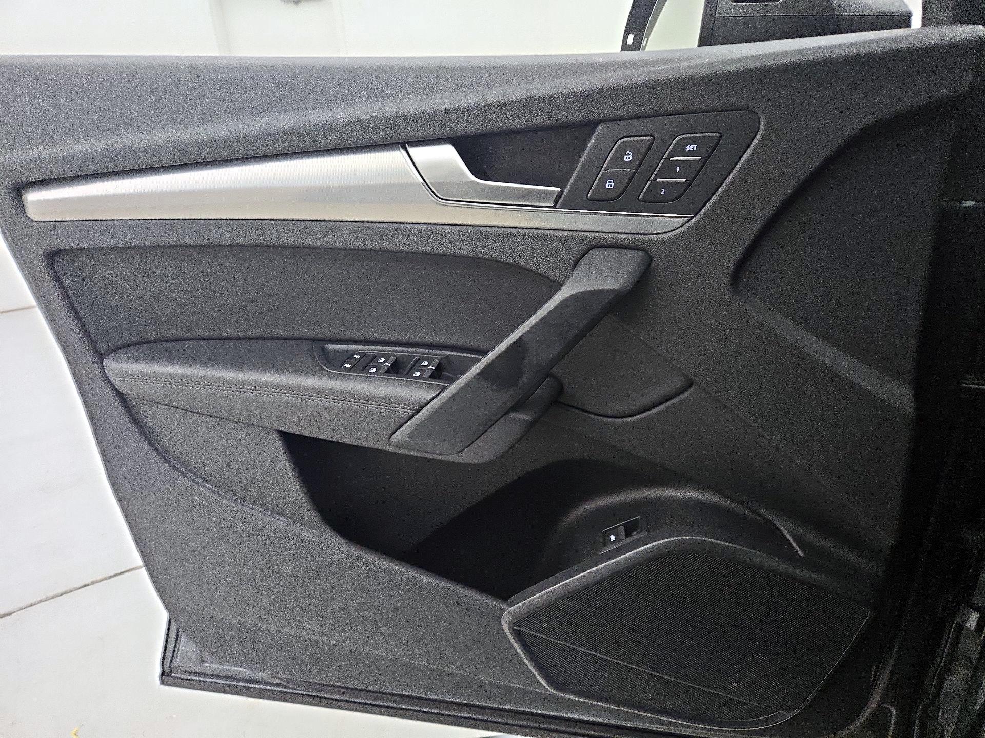Thumbnail: 2020 Audi Q5 - 12