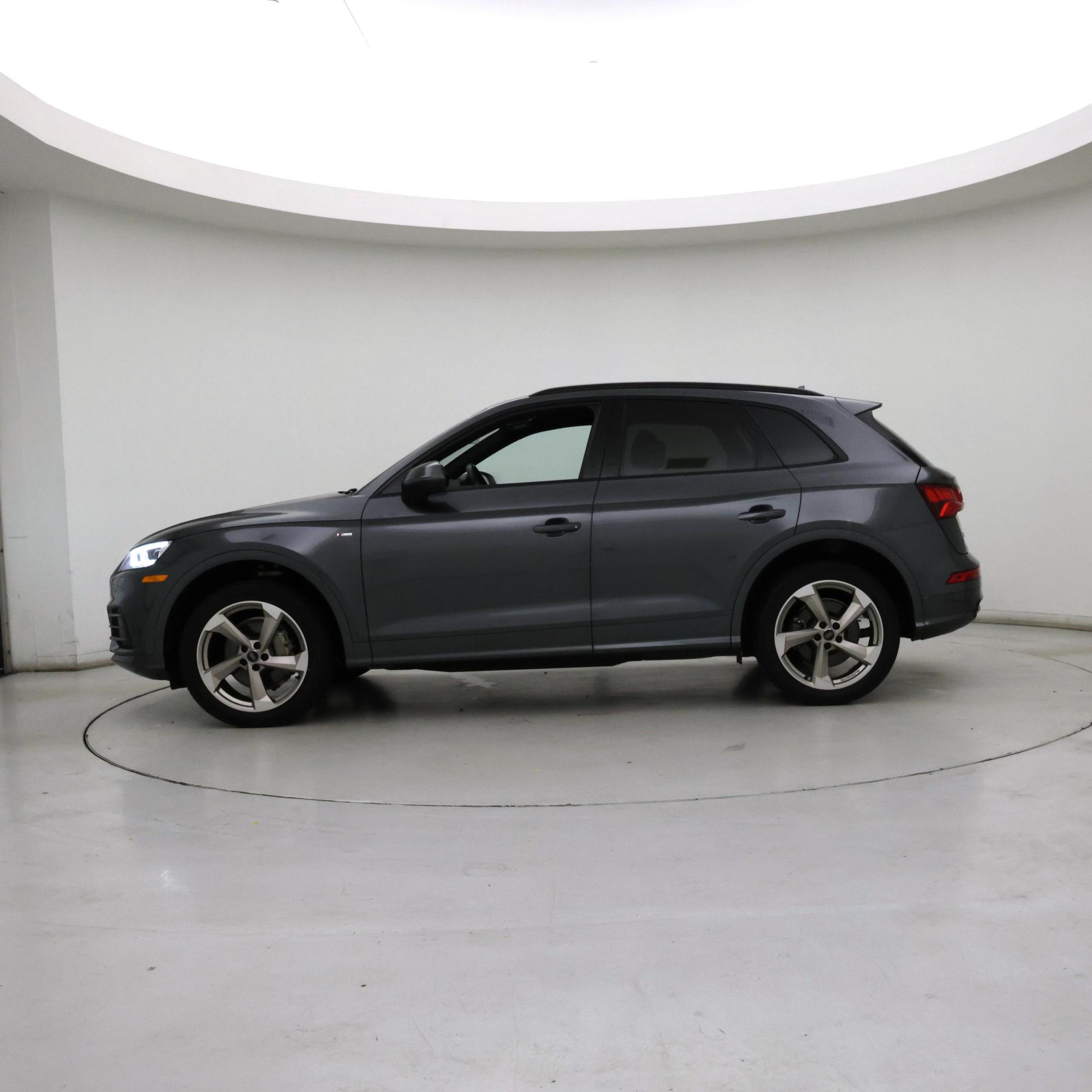 Thumbnail: 2020 Audi Q5 - 3