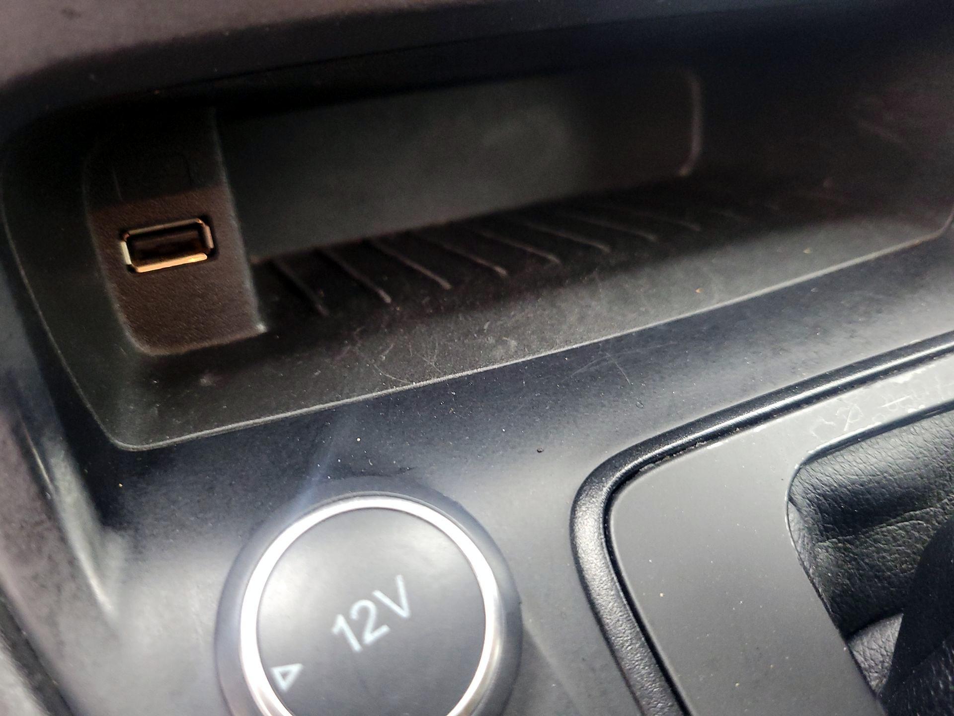 Thumbnail: 2016 Ford Focus - 18
