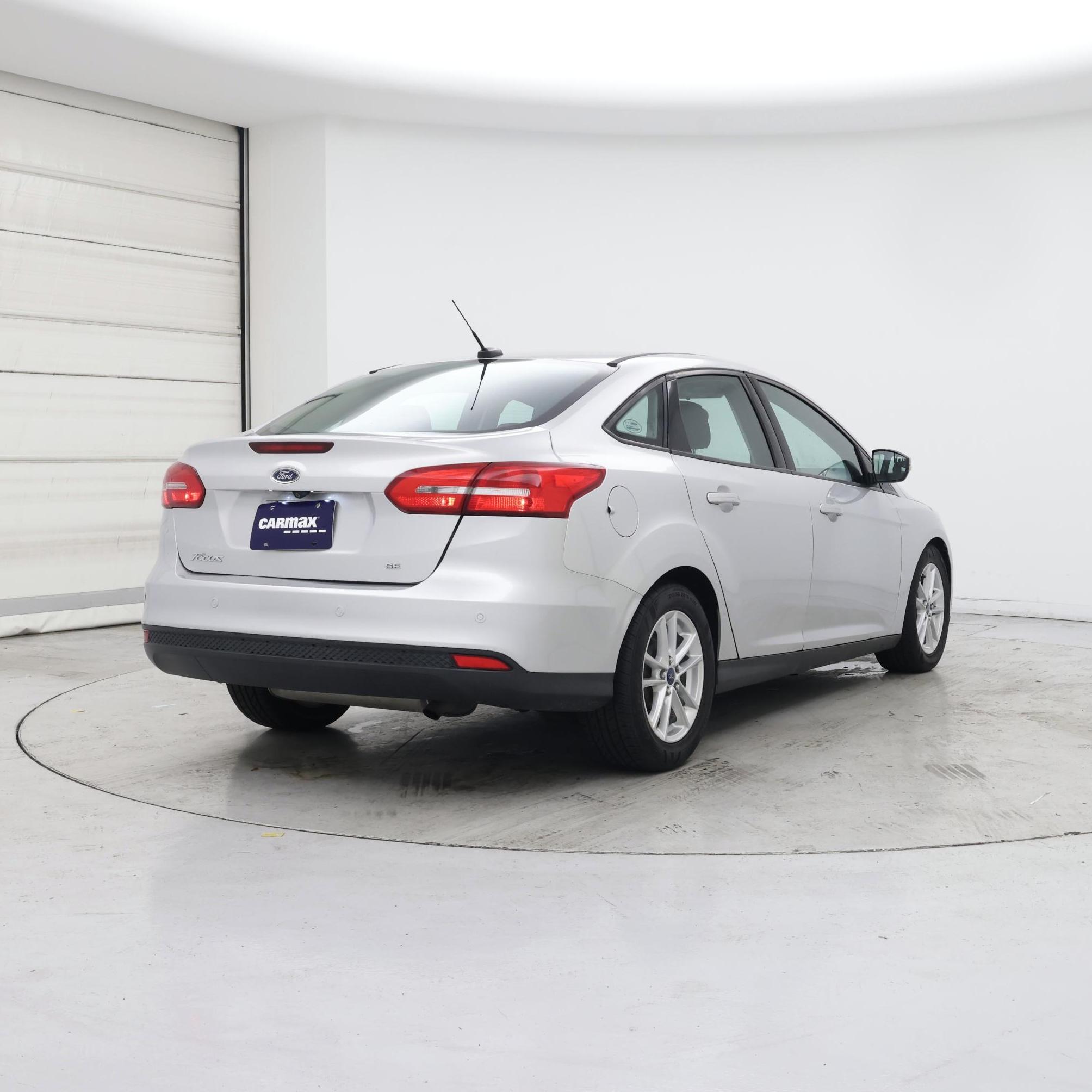 Thumbnail: 2016 Ford Focus - 8