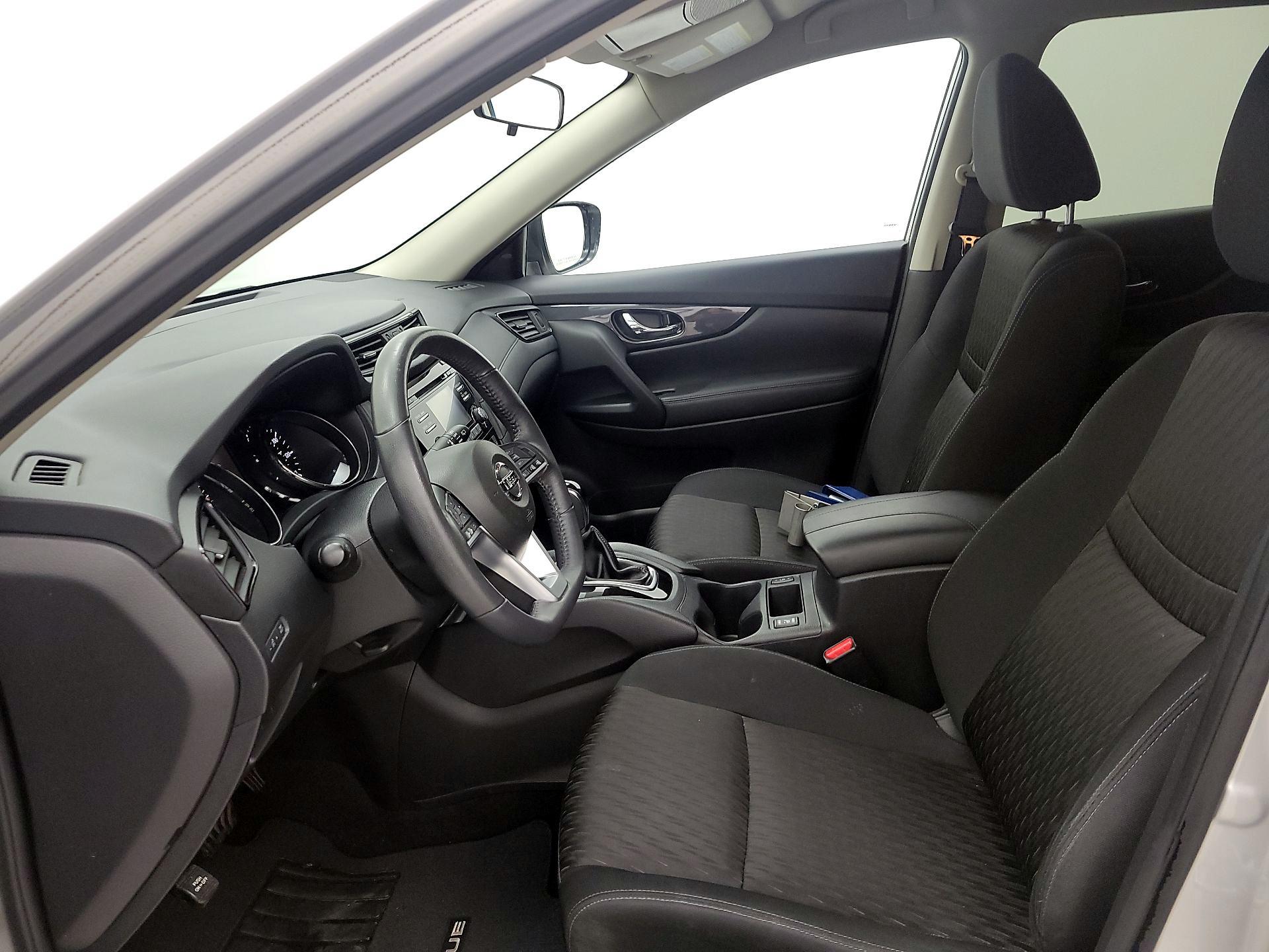 Thumbnail: 2017 Nissan Rogue - 11