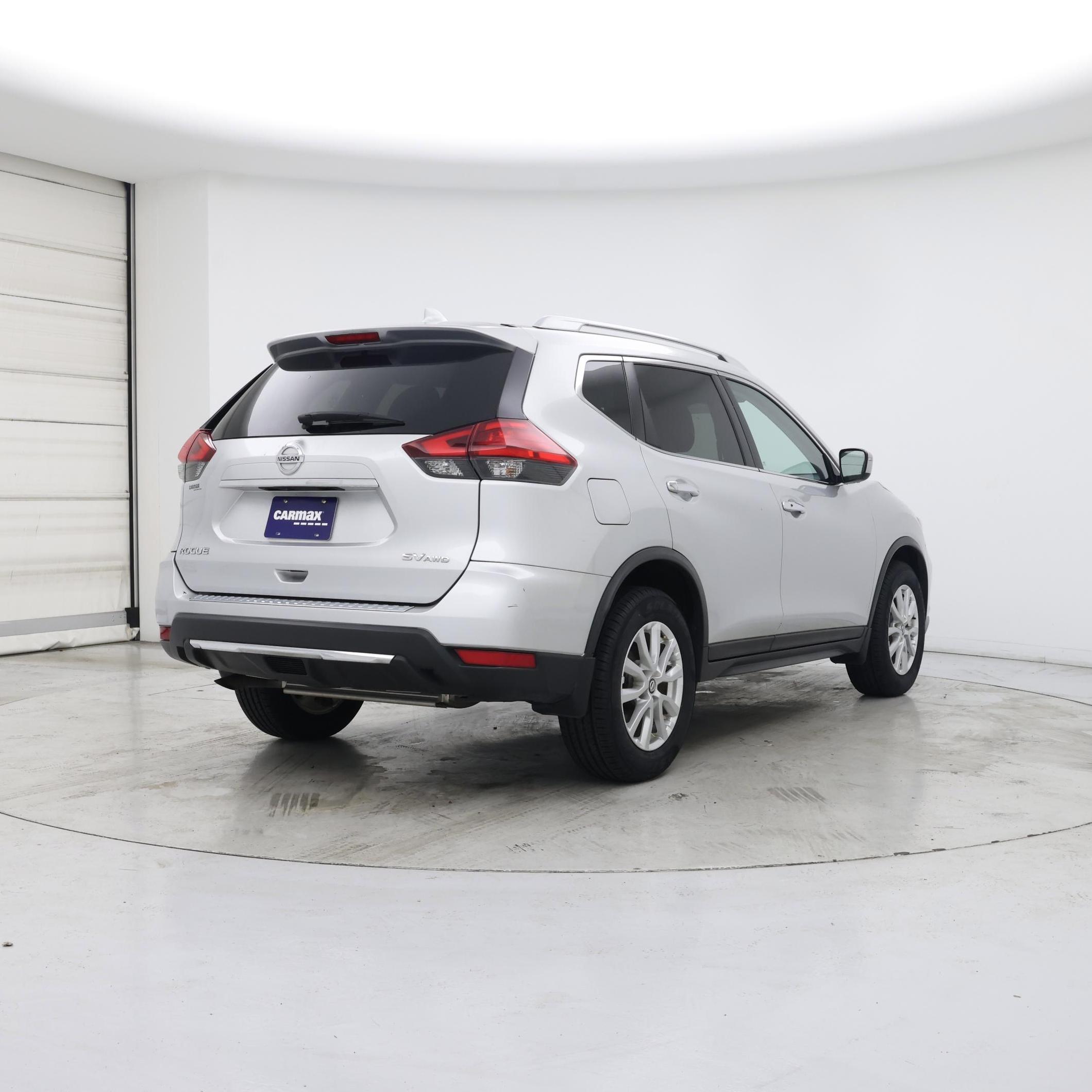 Thumbnail: 2017 Nissan Rogue - 8