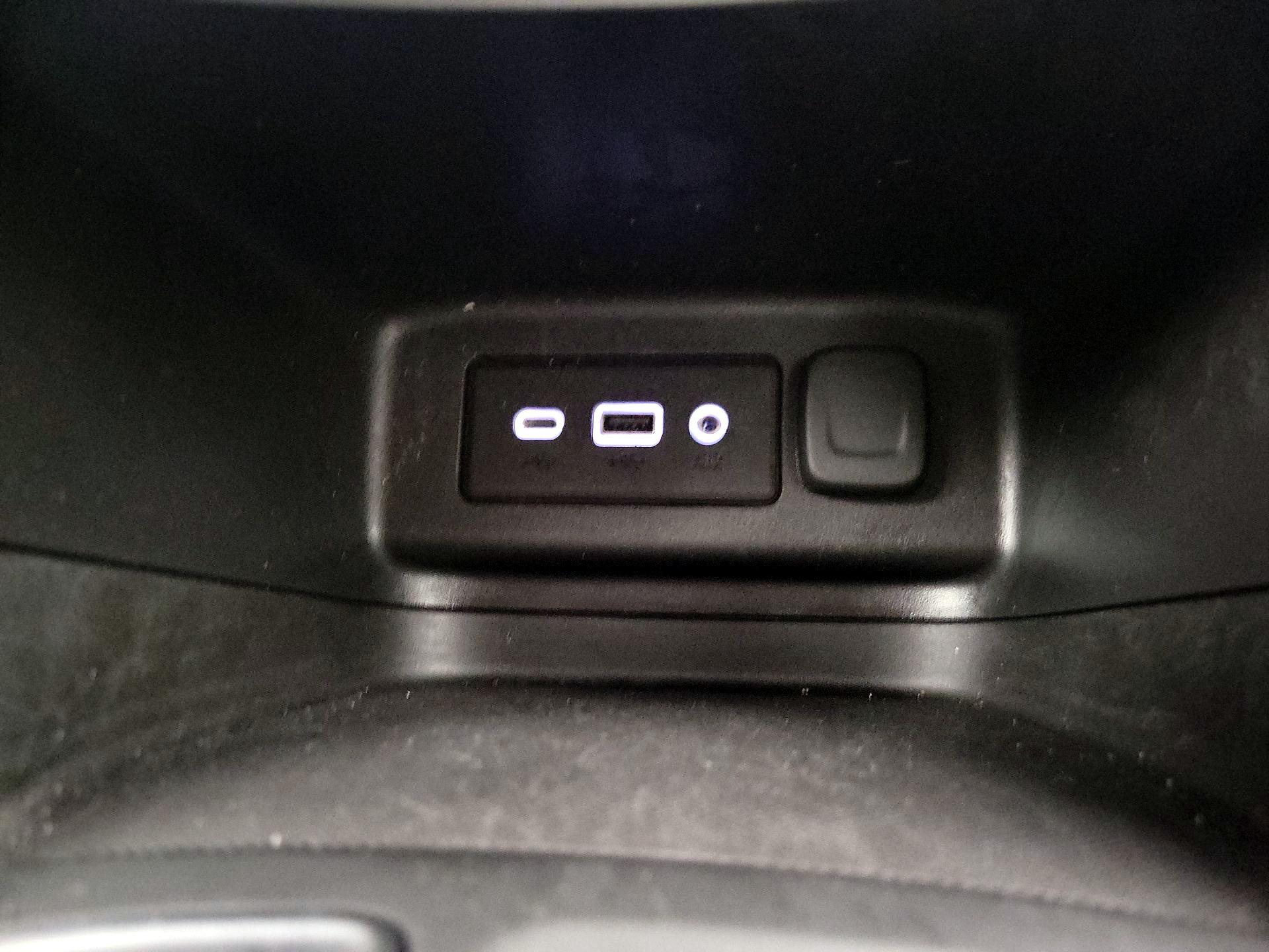 Thumbnail: 2019 Chevrolet Equinox - 18
