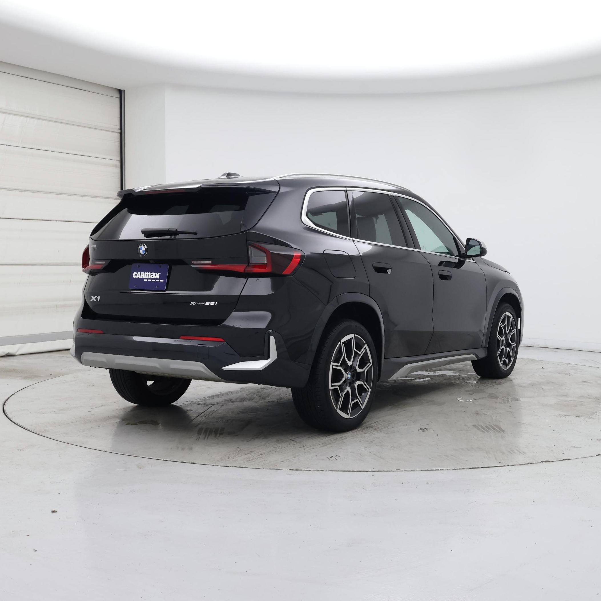 Thumbnail: 2023 BMW X1 - 8