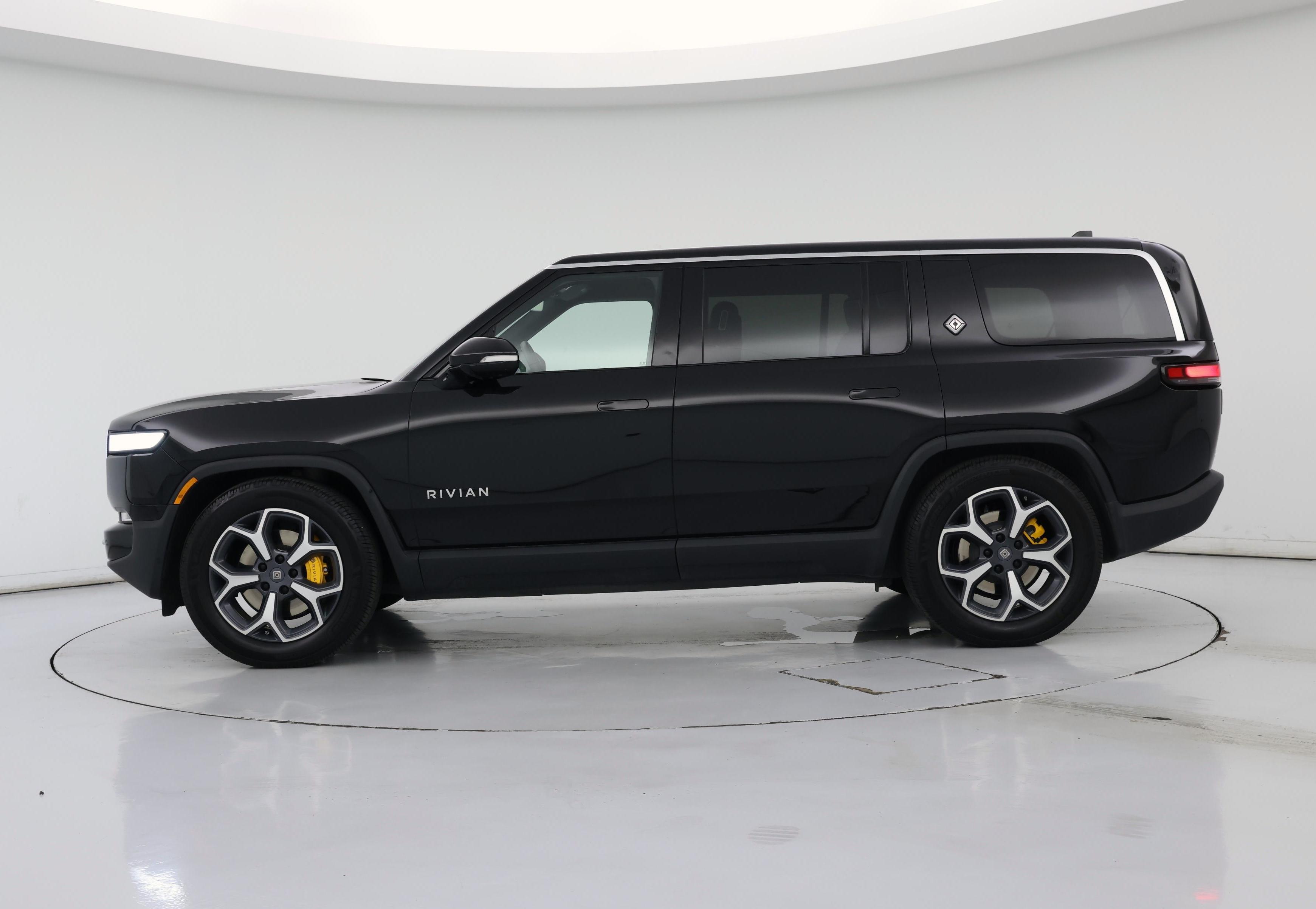Thumbnail: 2023 Rivian R1S - 3