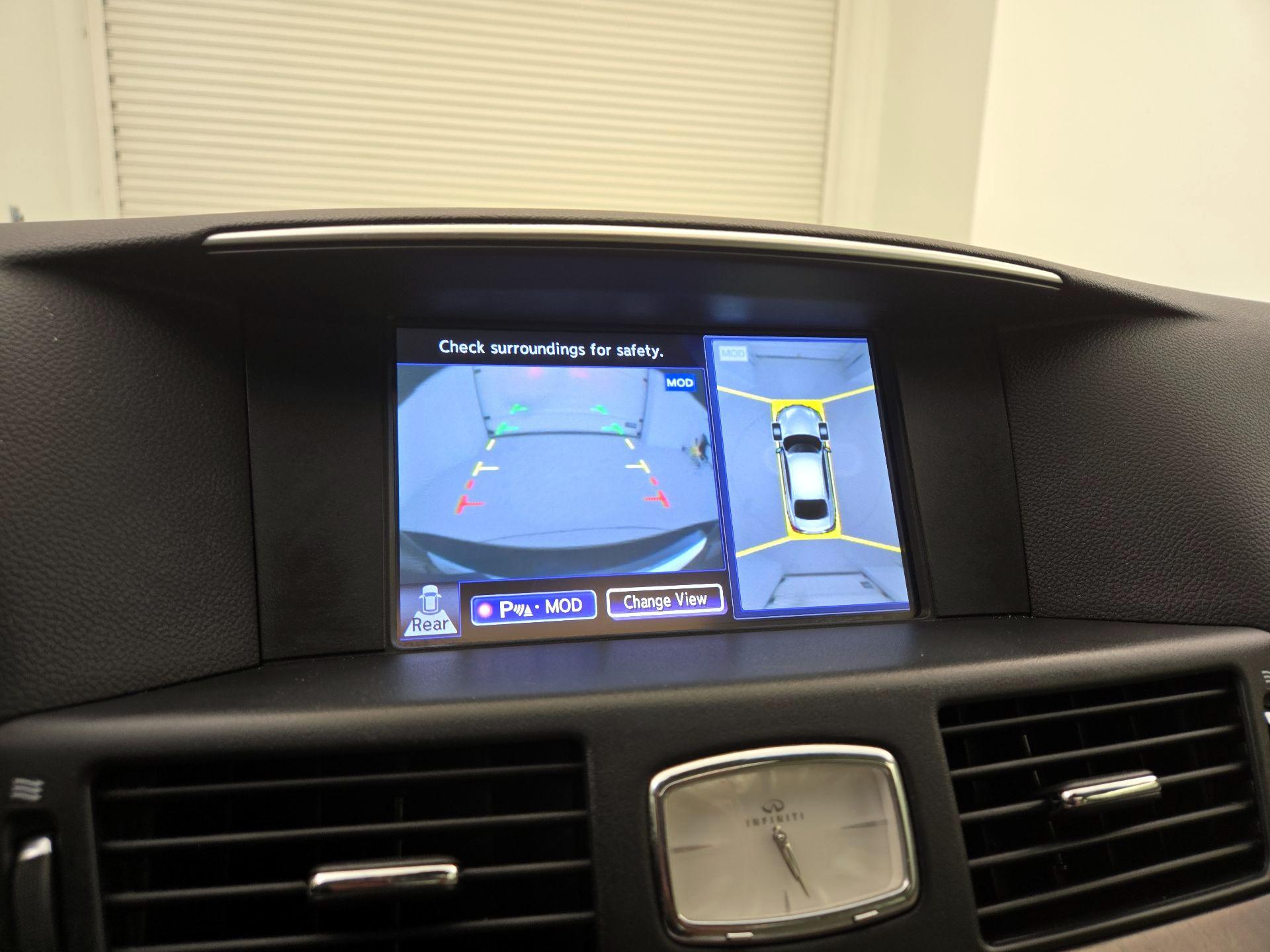 Thumbnail: 2015 INFINITI Q70 - 15