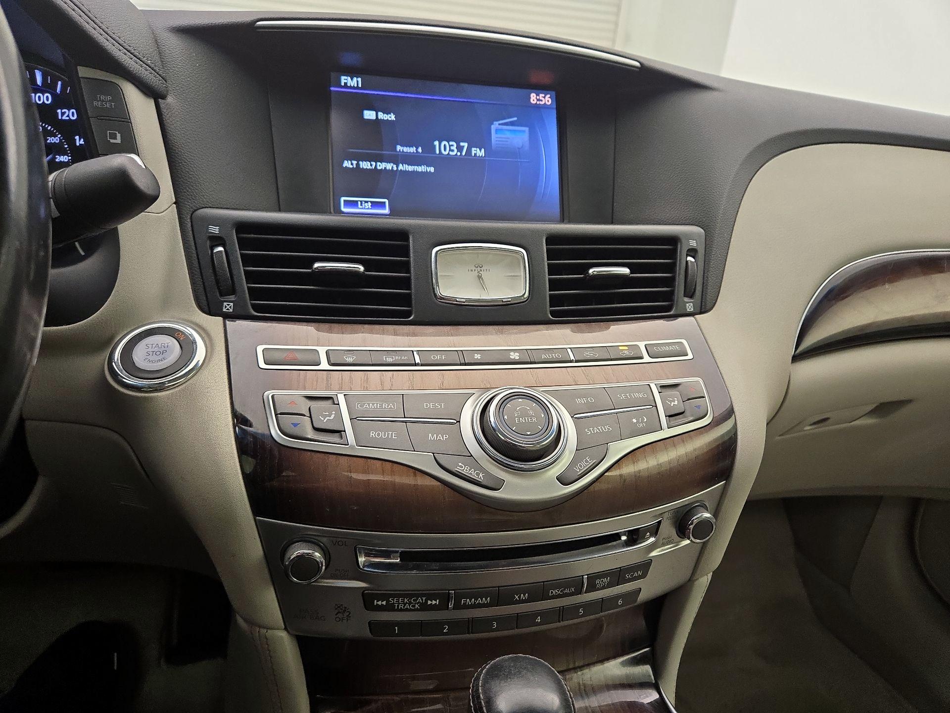 Thumbnail: 2015 INFINITI Q70 - 16