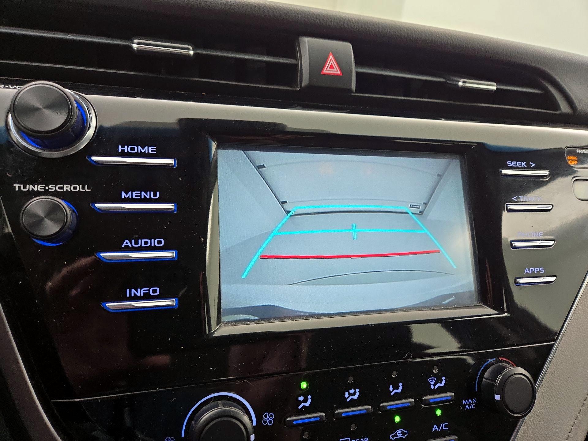 Thumbnail: 2018 Toyota Camry - 14