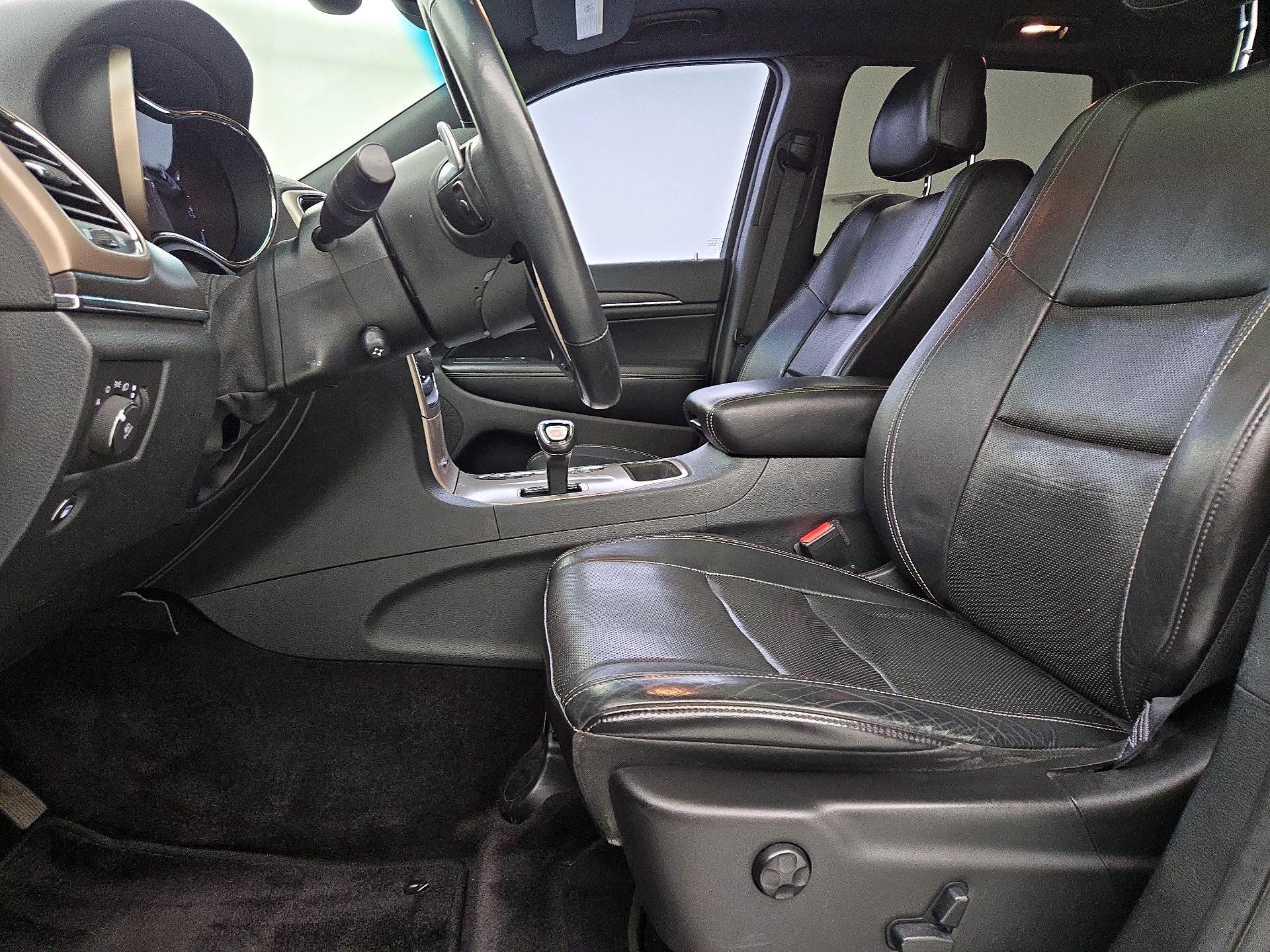 Thumbnail: 2015 Jeep Grand Cherokee - 11