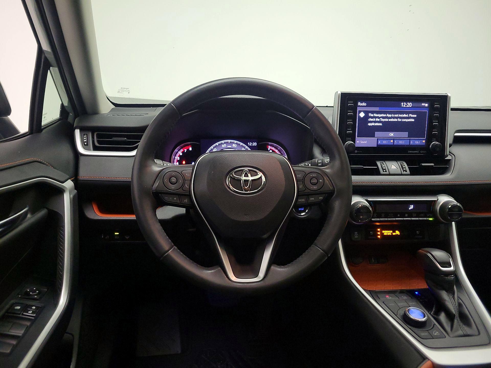 Thumbnail: 2021 Toyota RAV4 - 10
