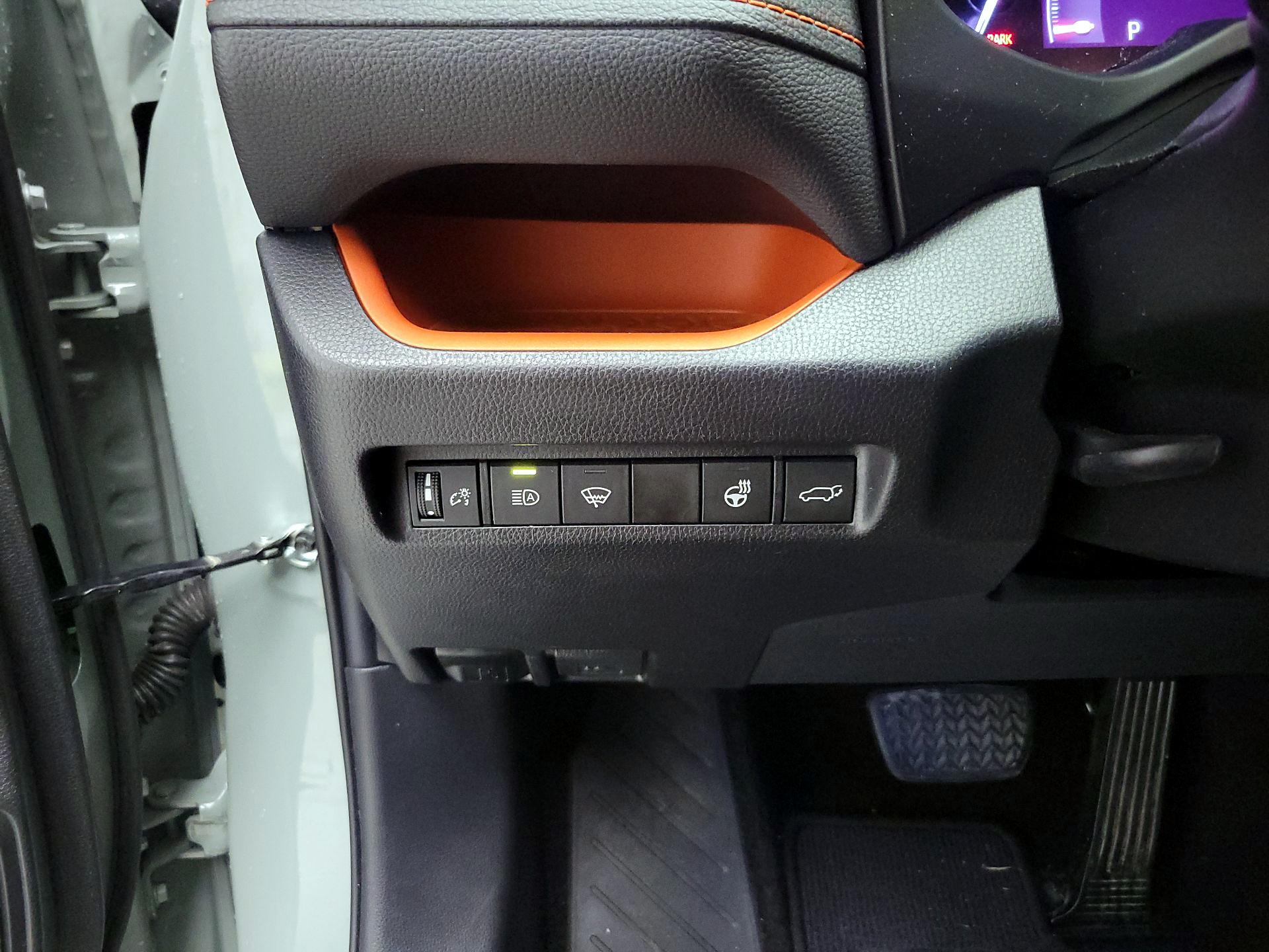 Thumbnail: 2021 Toyota RAV4 - 13