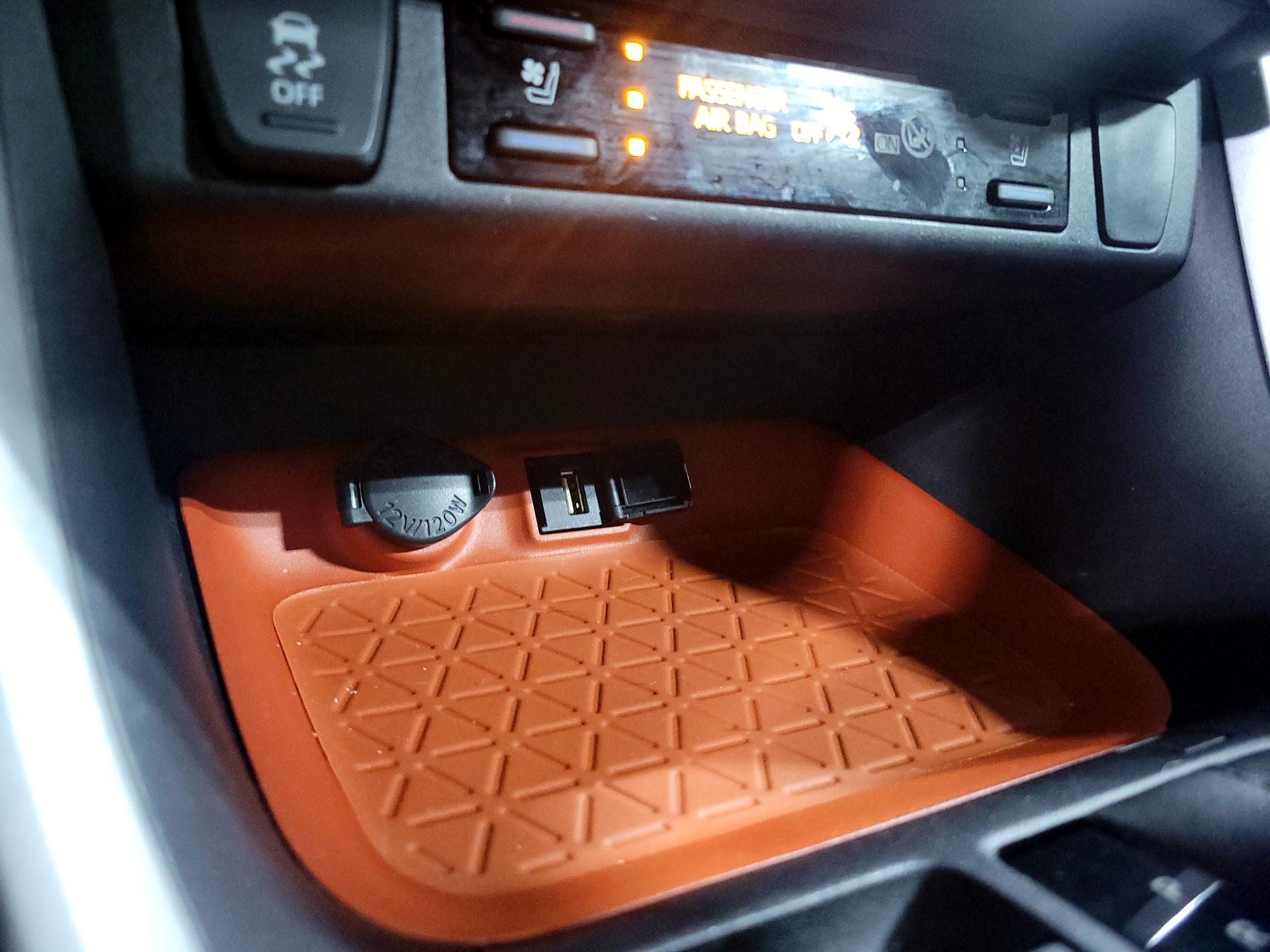 Thumbnail: 2021 Toyota RAV4 - 18