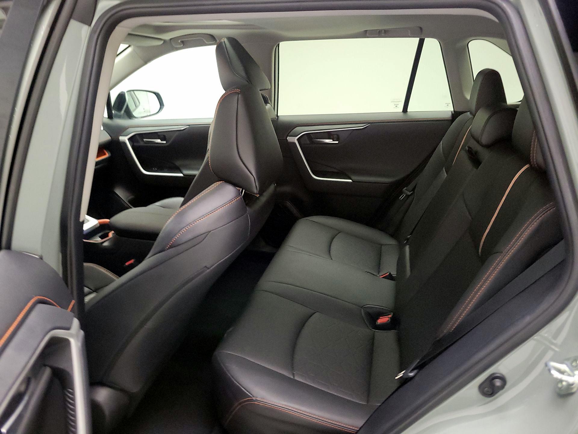 Thumbnail: 2021 Toyota RAV4 - 20