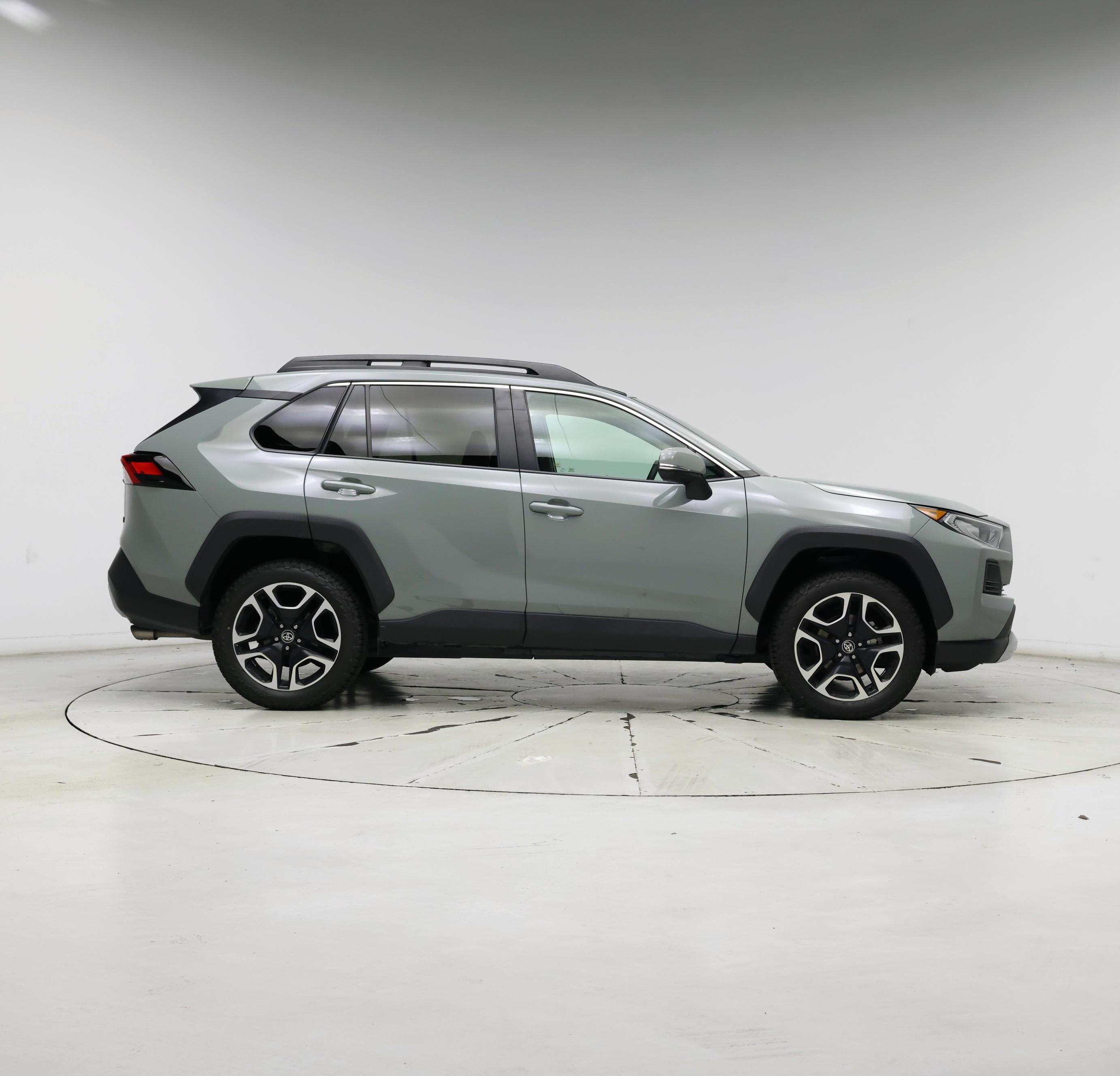 Thumbnail: 2021 Toyota RAV4 - 7