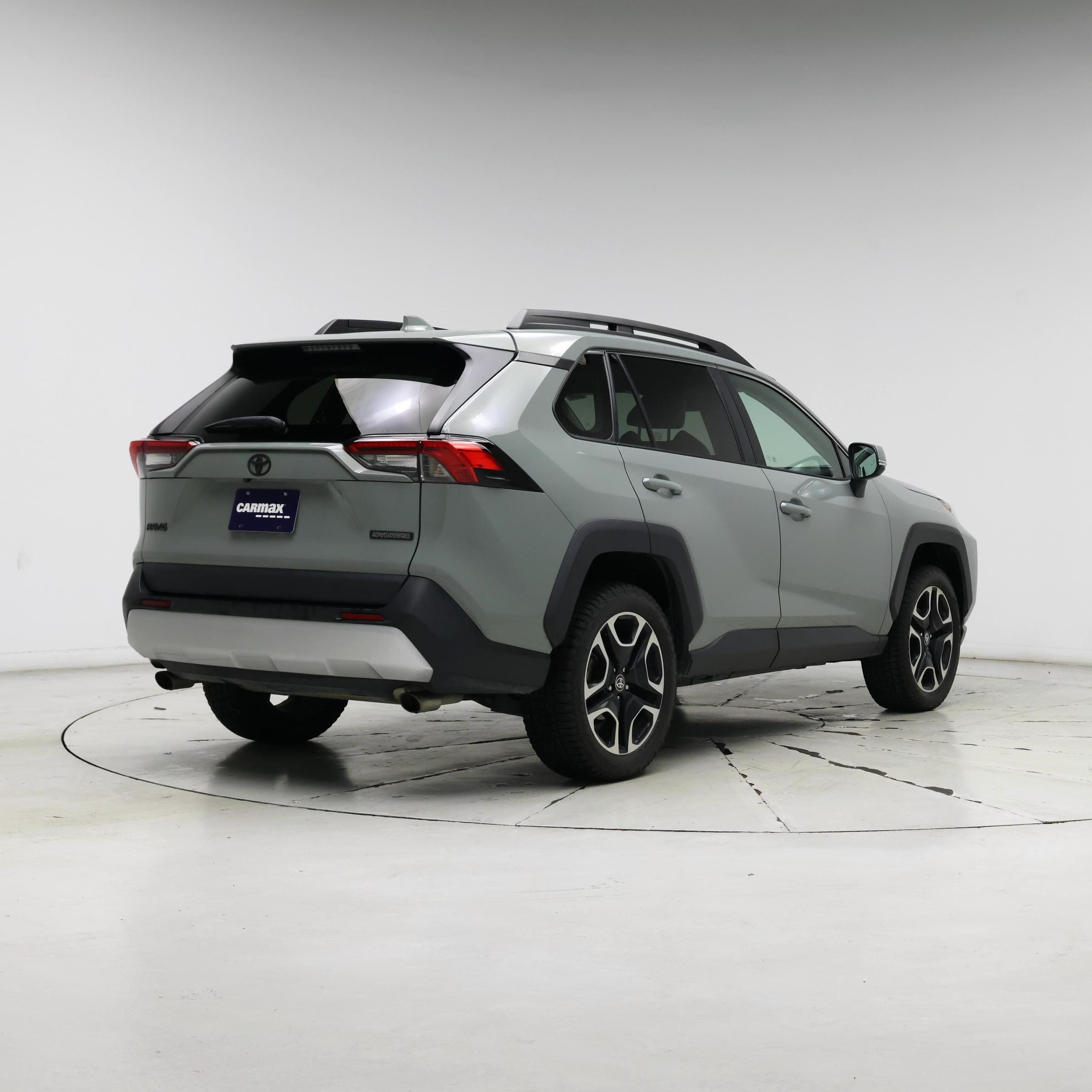 Thumbnail: 2021 Toyota RAV4 - 8