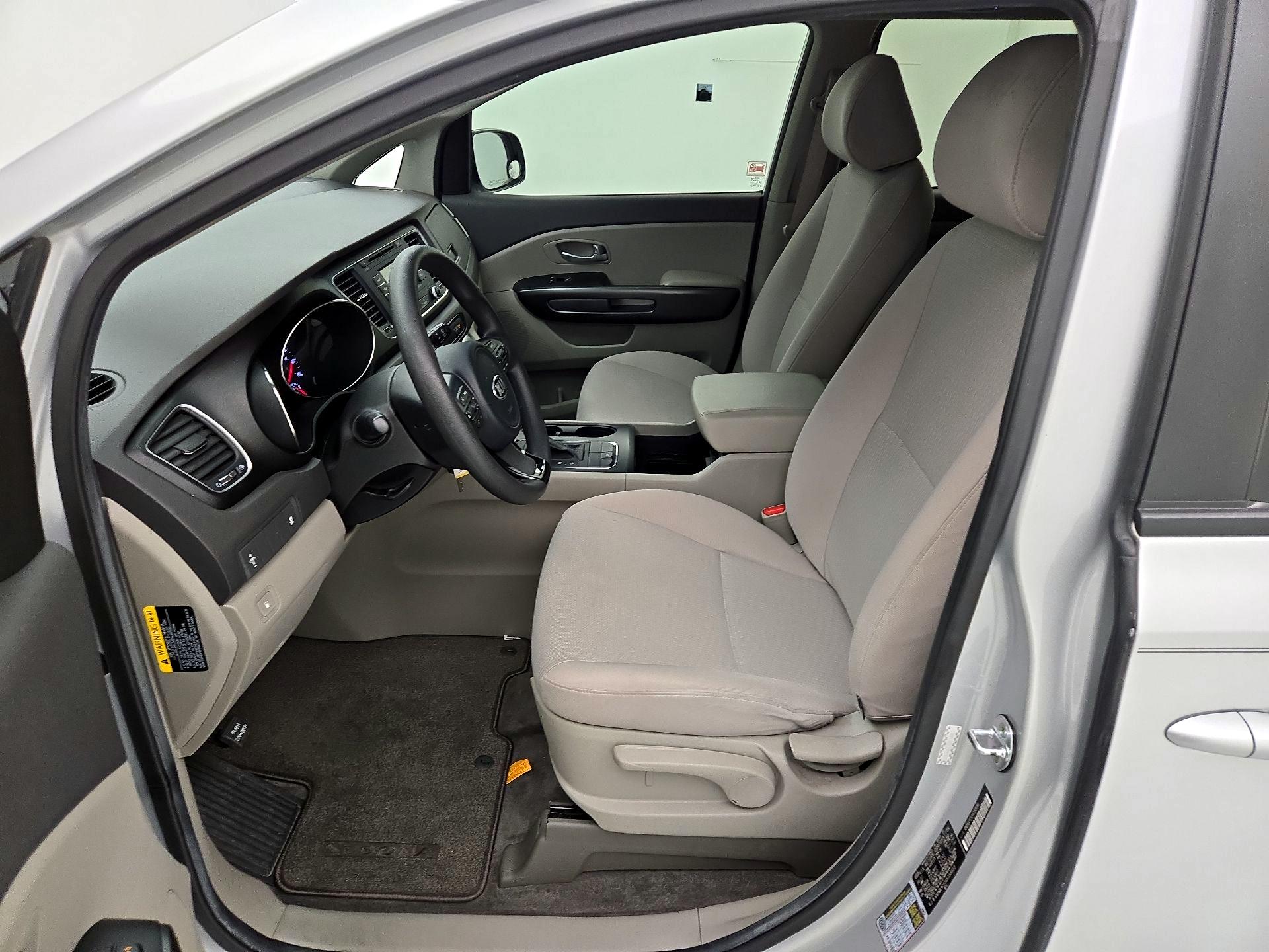 Thumbnail: 2016 Kia Sedona - 11