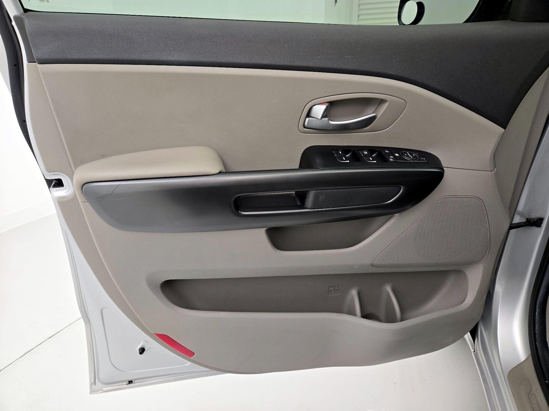 Thumbnail: 2016 Kia Sedona - 12