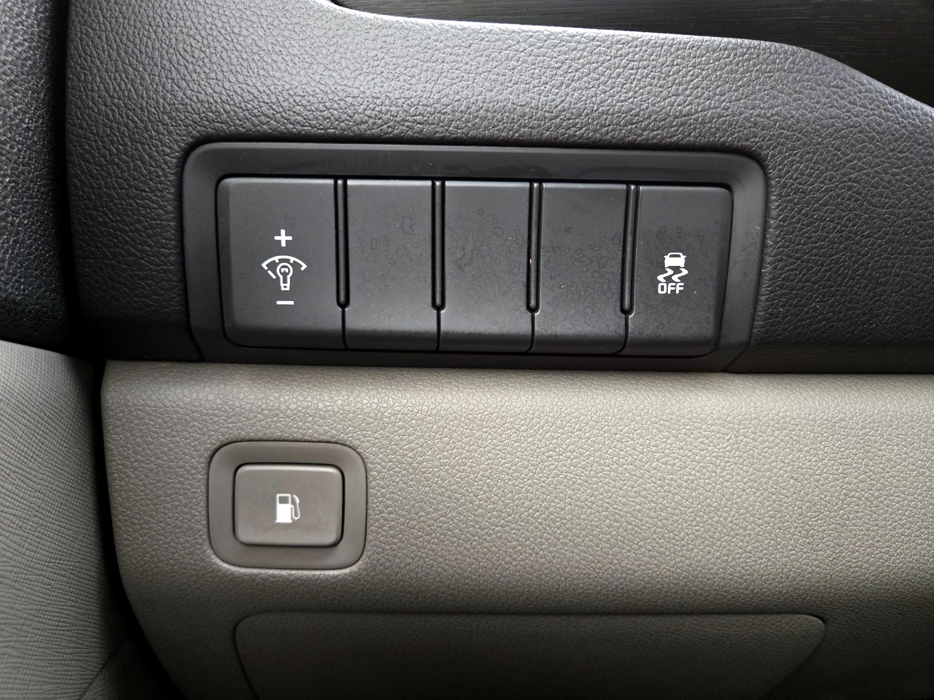 Thumbnail: 2016 Kia Sedona - 13