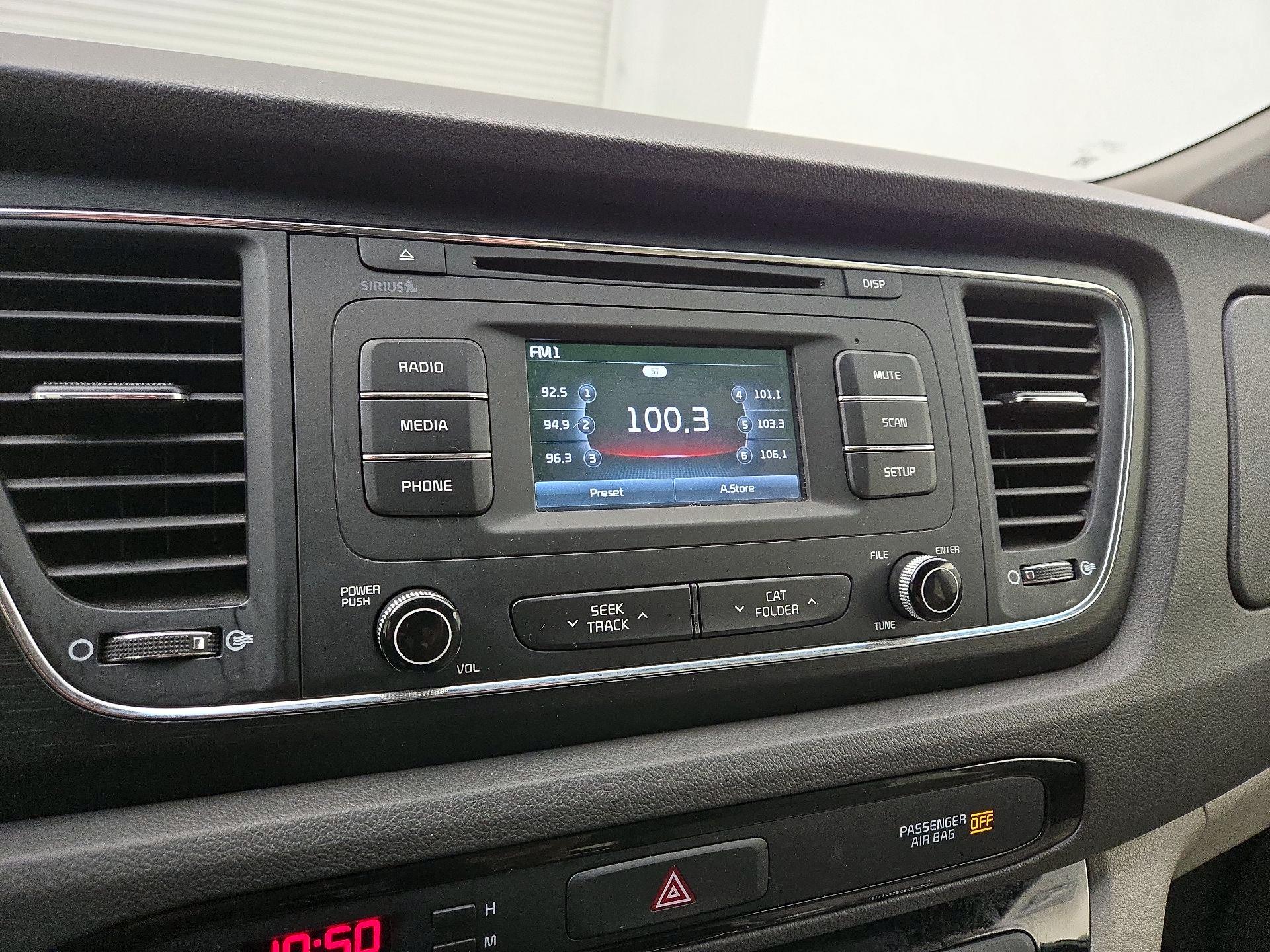 Thumbnail: 2016 Kia Sedona - 15