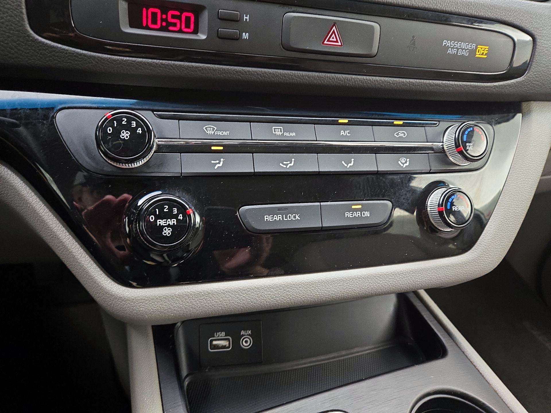 Thumbnail: 2016 Kia Sedona - 16