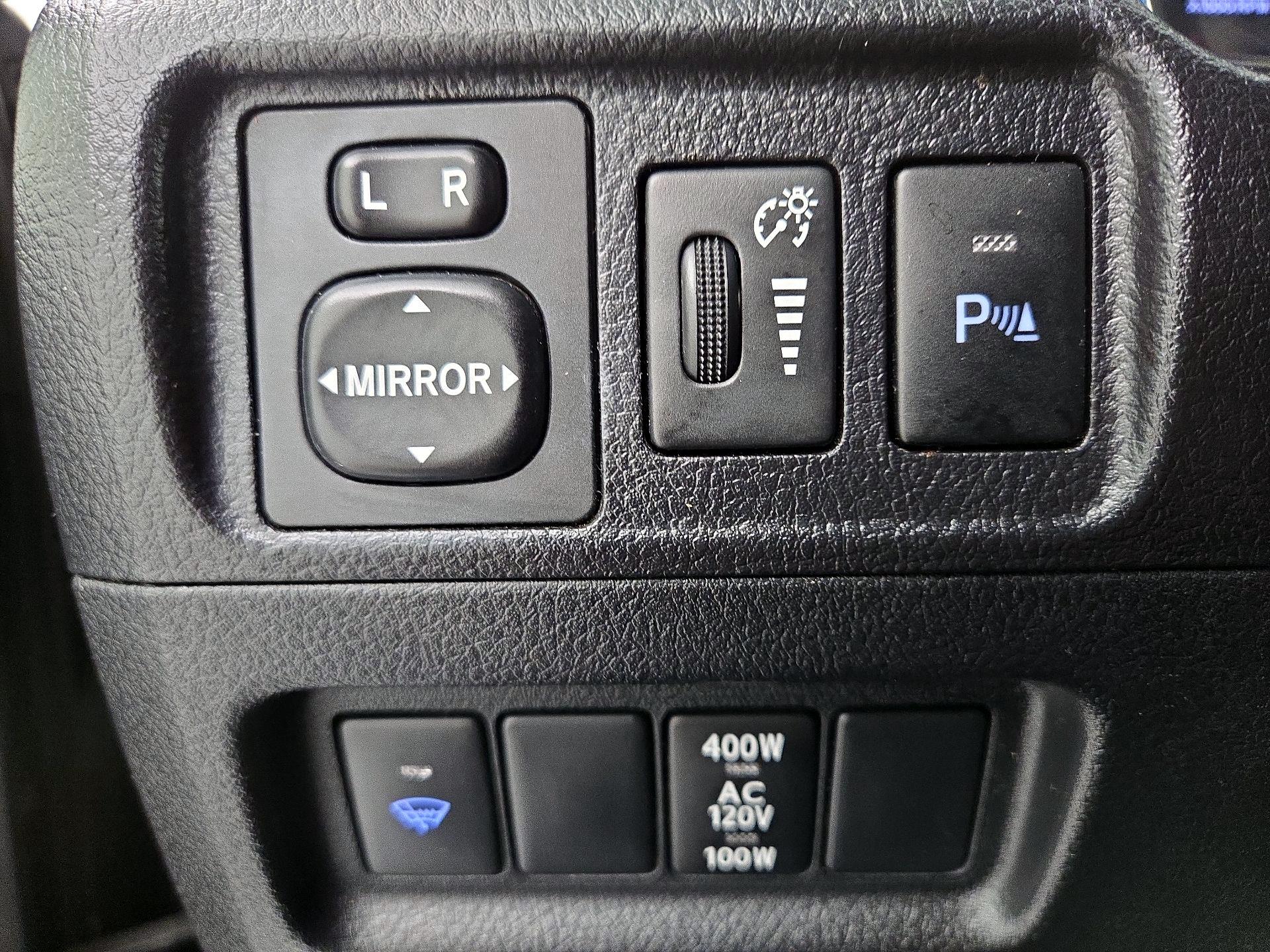 Thumbnail: 2016 Toyota 4Runner - 13