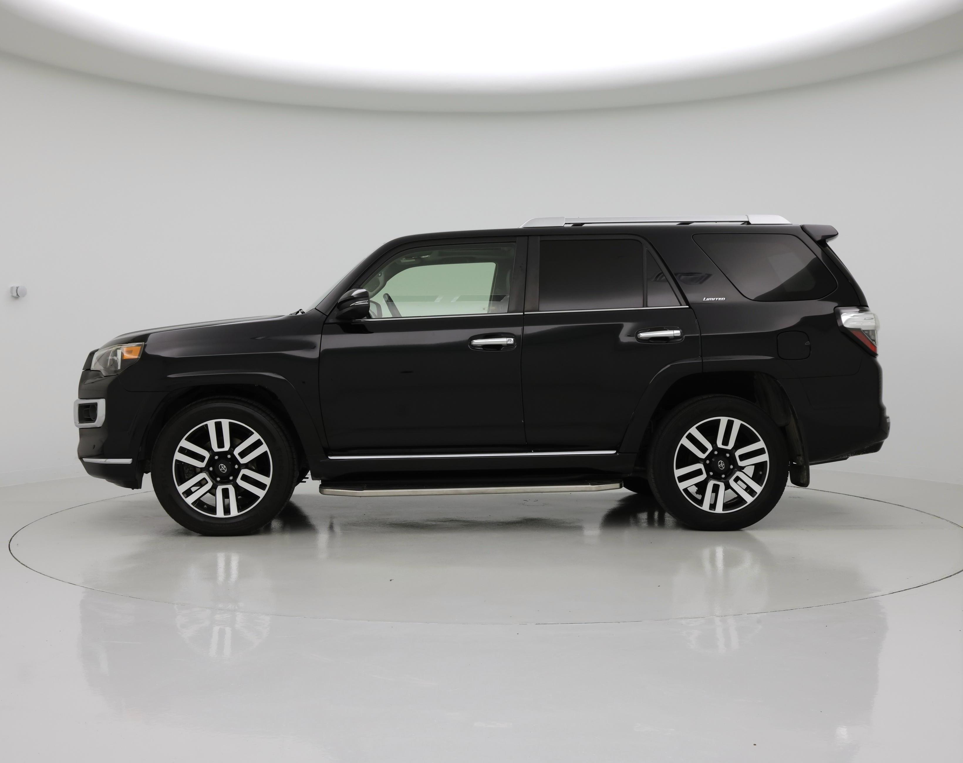 Thumbnail: 2016 Toyota 4Runner - 3