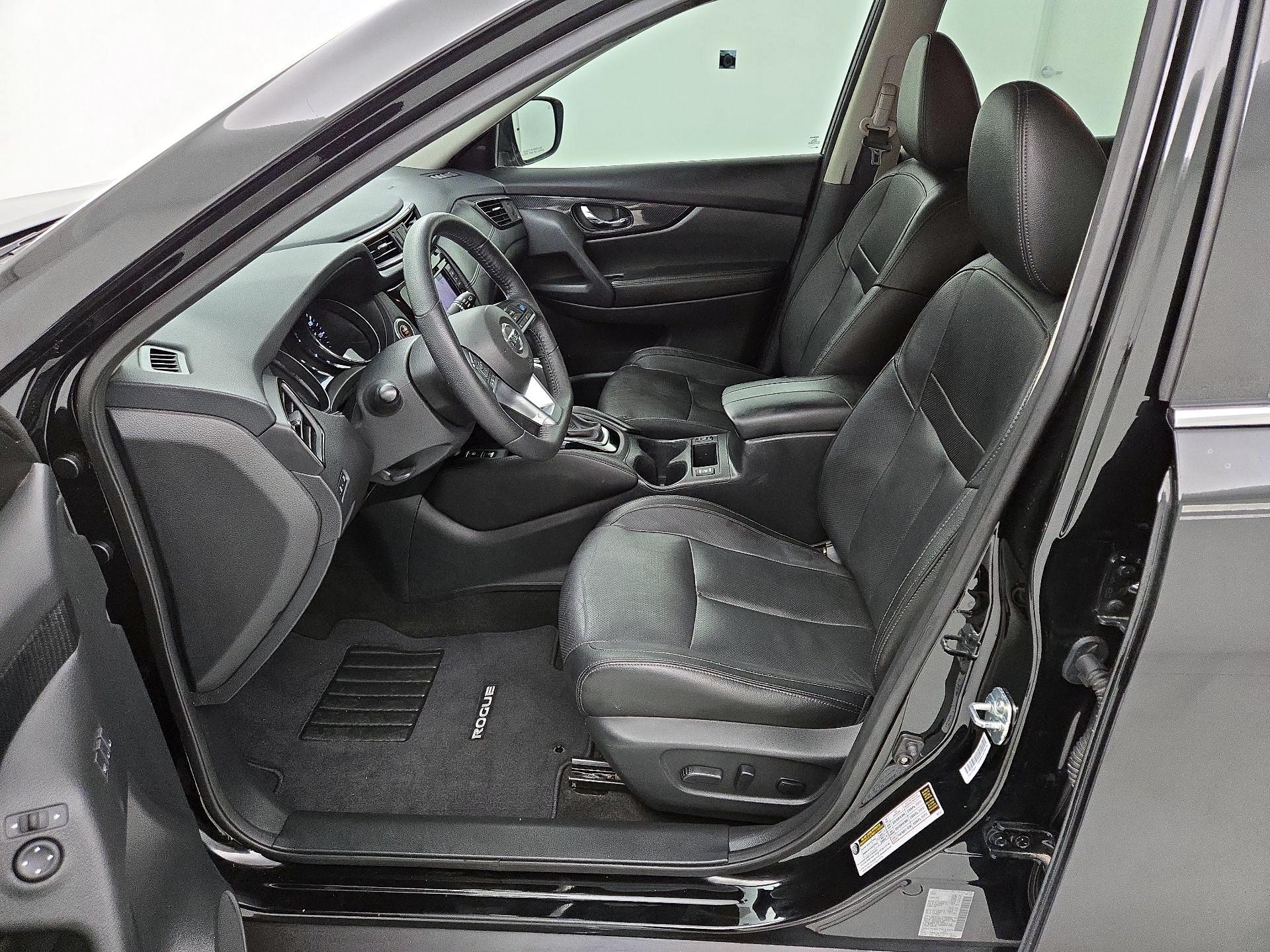 Thumbnail: 2019 Nissan Rogue - 11