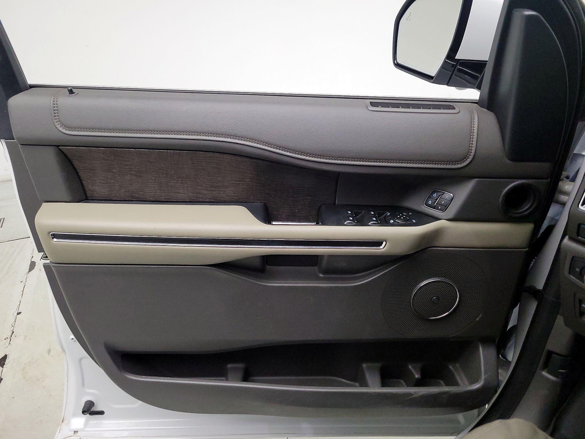 Thumbnail: 2019 Ford Expedition - 10