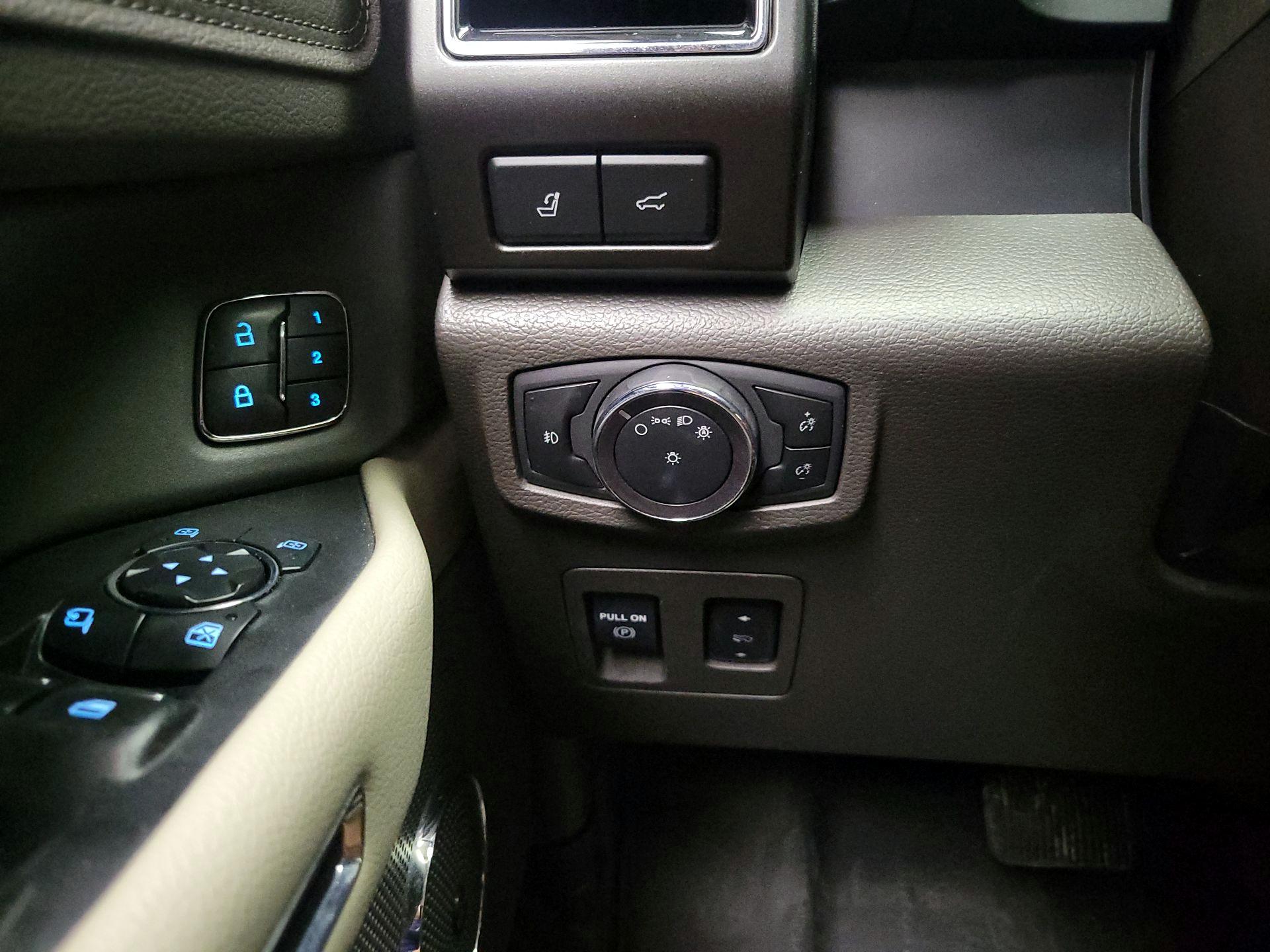 Thumbnail: 2019 Ford Expedition - 11
