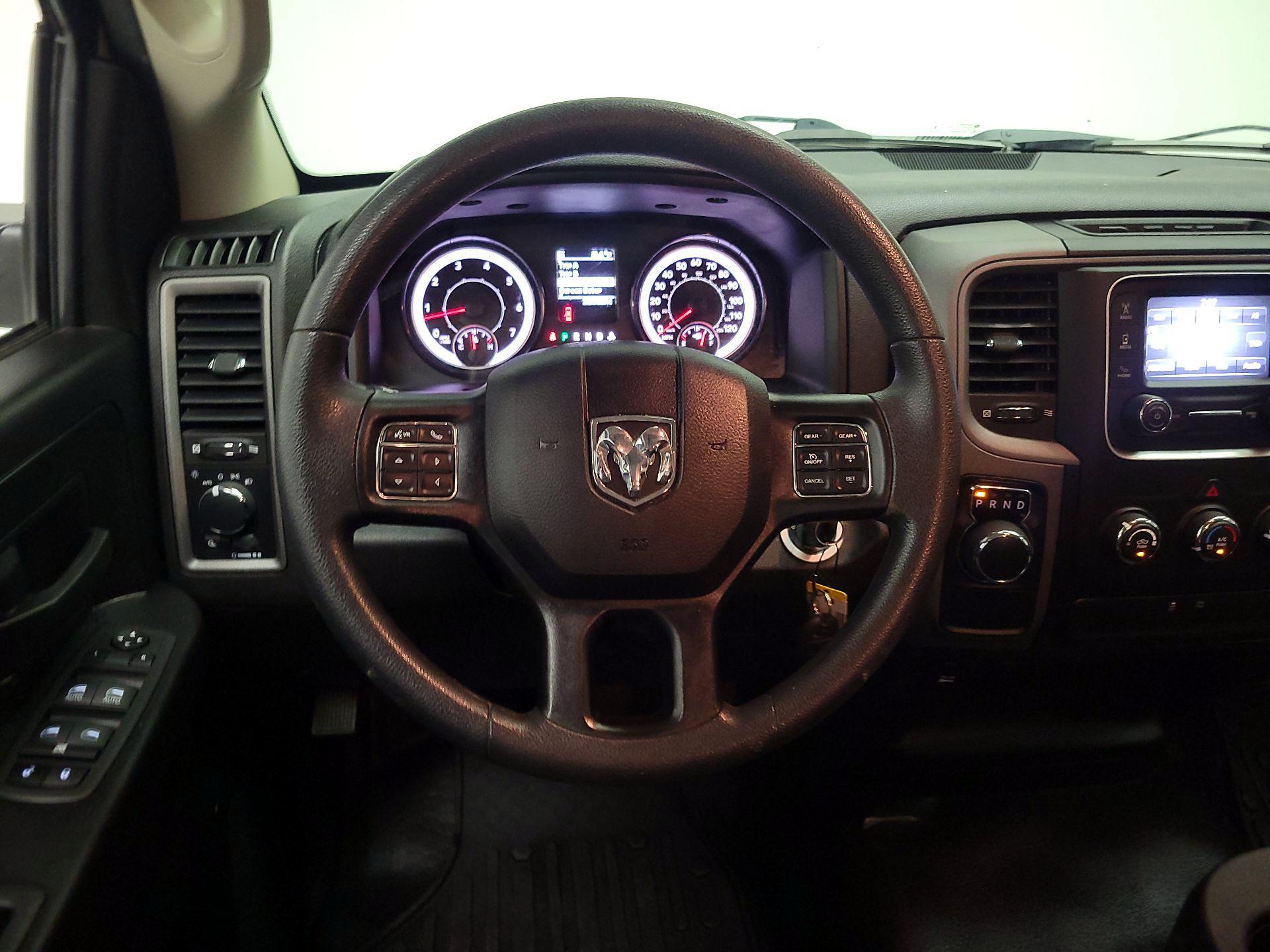 Thumbnail: 2022 RAM 1500 Classic - 10
