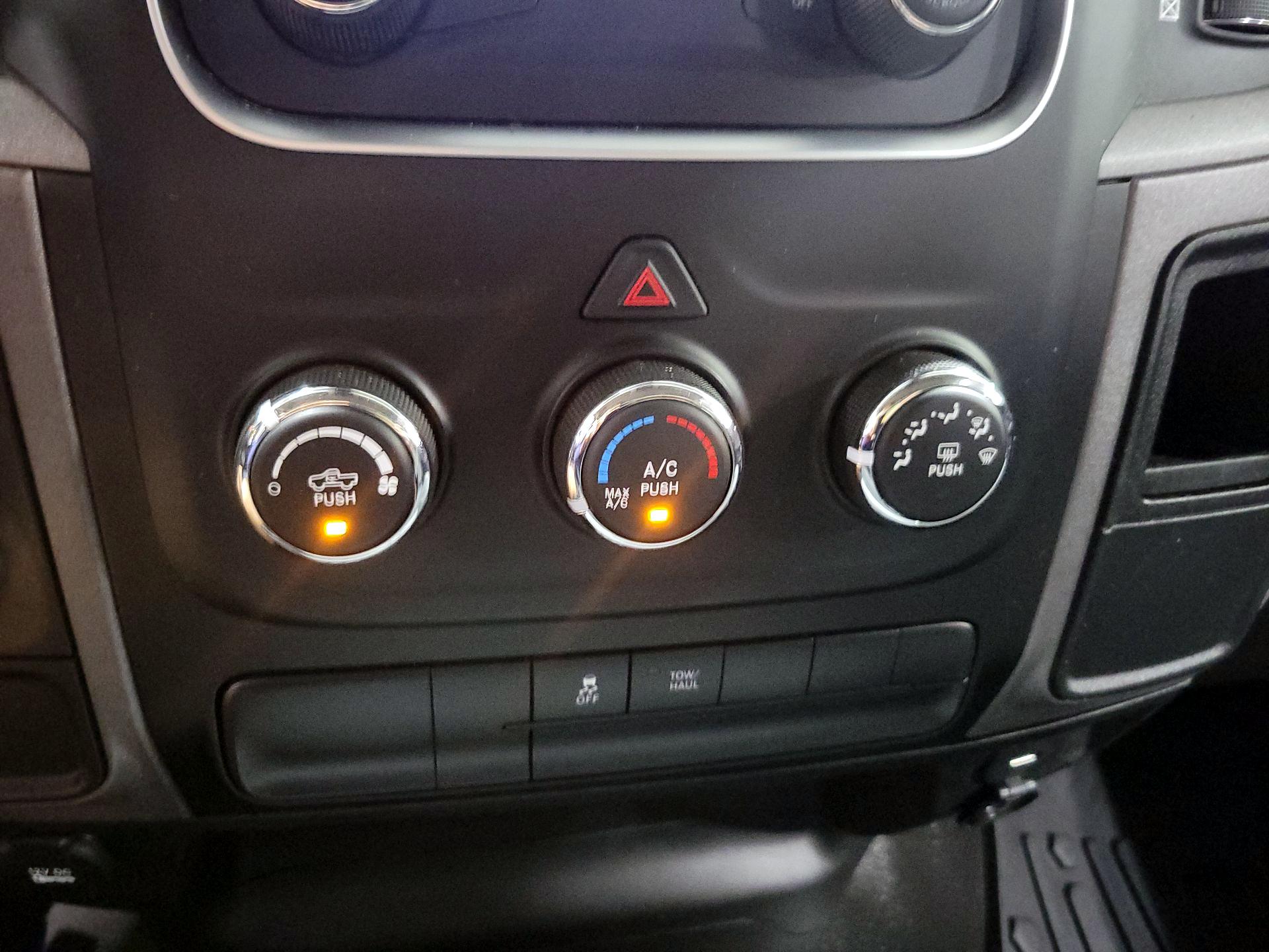 Thumbnail: 2022 RAM 1500 Classic - 15