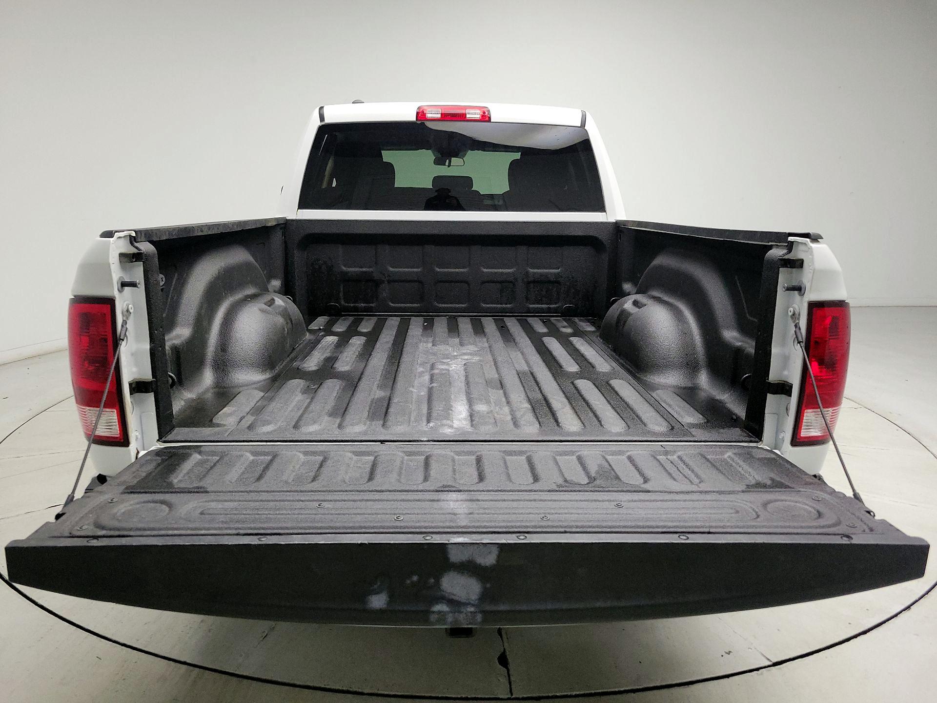 Thumbnail: 2022 RAM 1500 Classic - 19