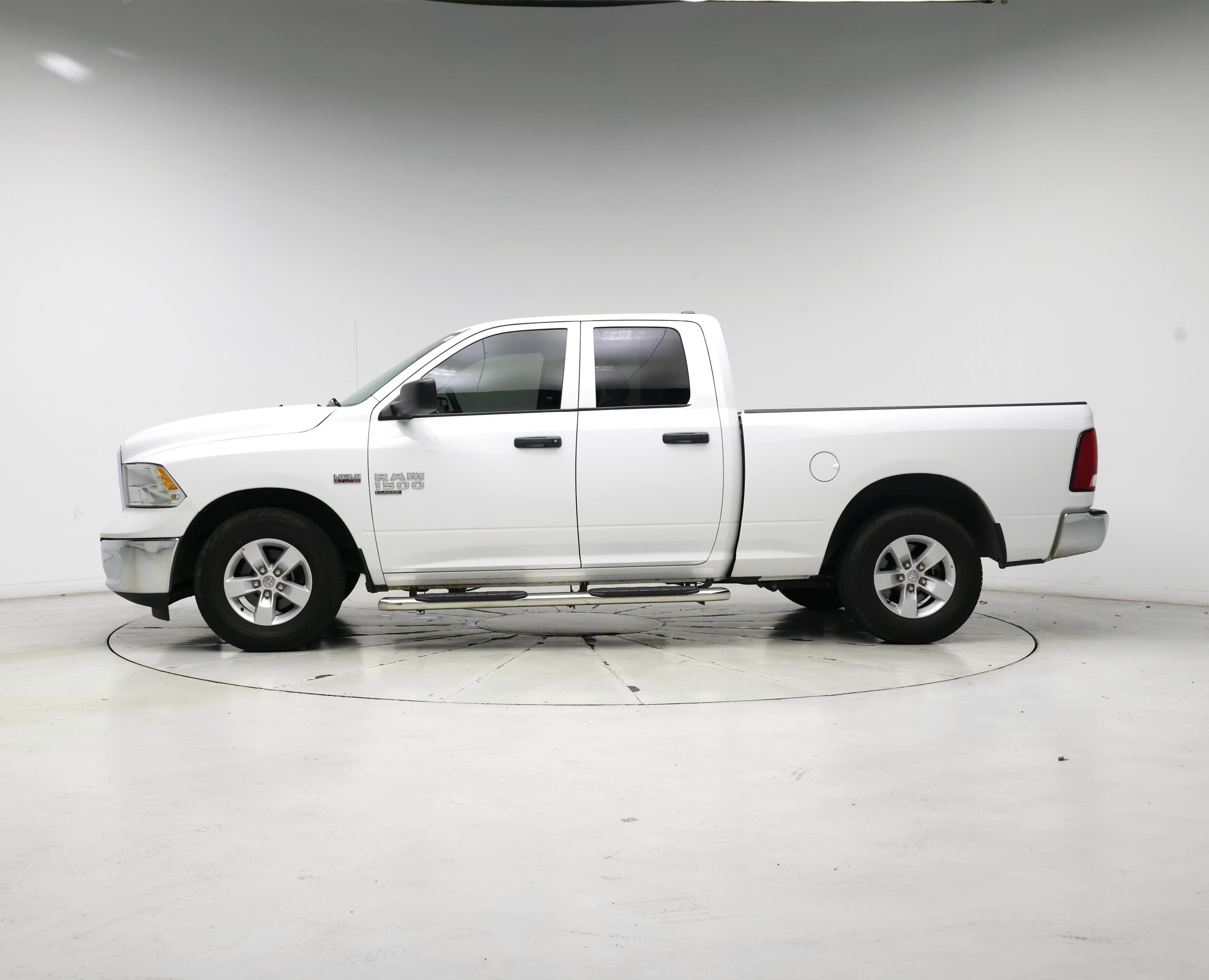 Thumbnail: 2022 RAM 1500 Classic - 3