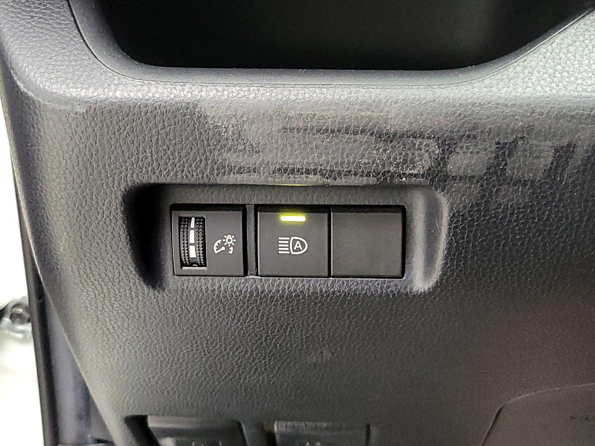 Thumbnail: 2020 Toyota RAV4 - 13