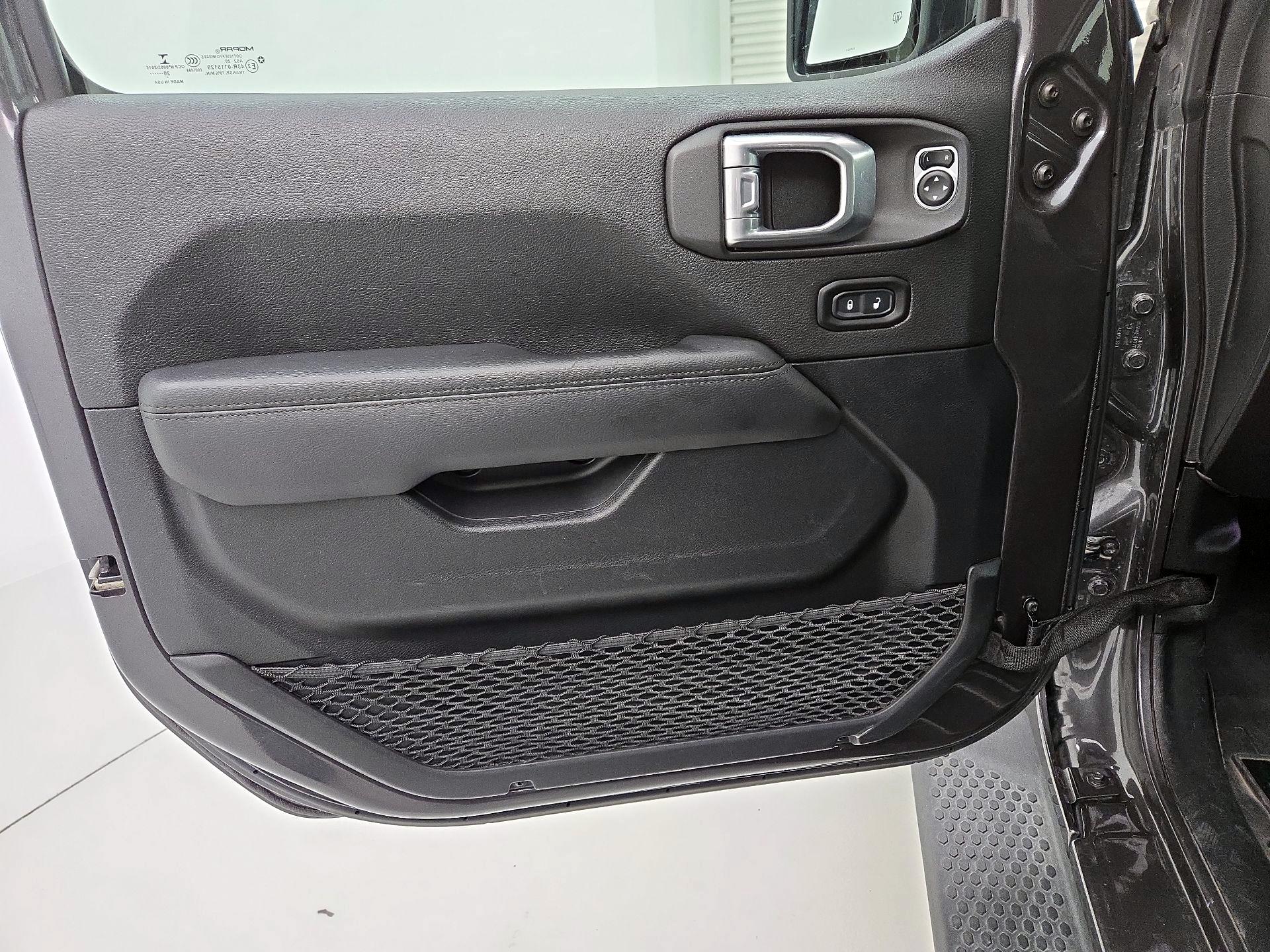 Thumbnail: 2020 Jeep Wrangler - 12