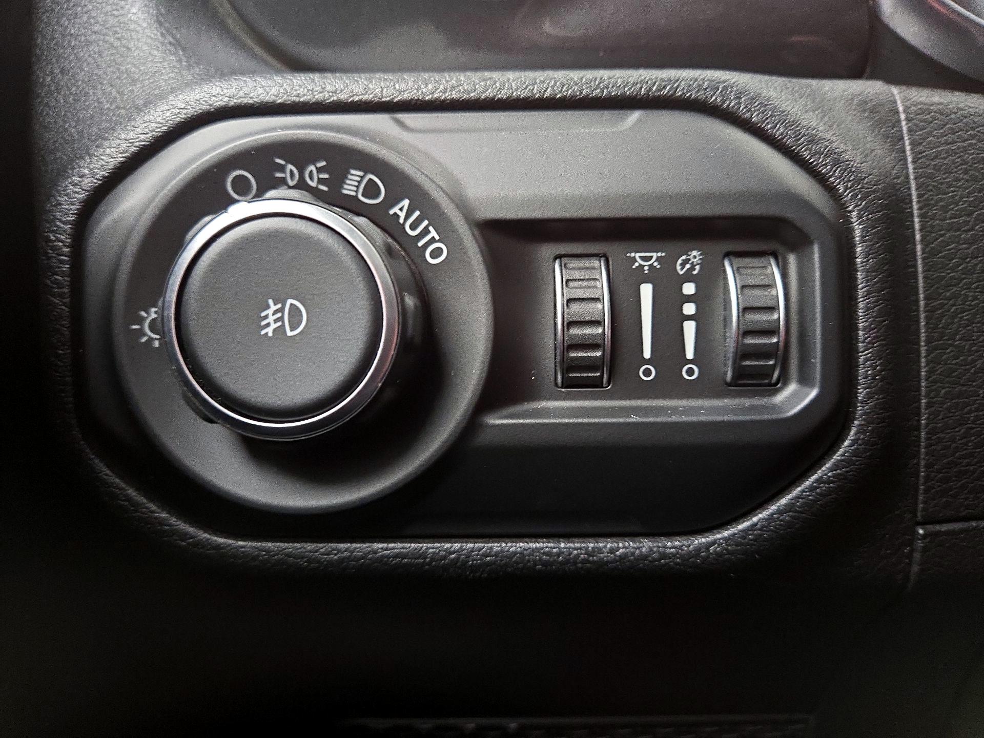 Thumbnail: 2020 Jeep Wrangler - 13
