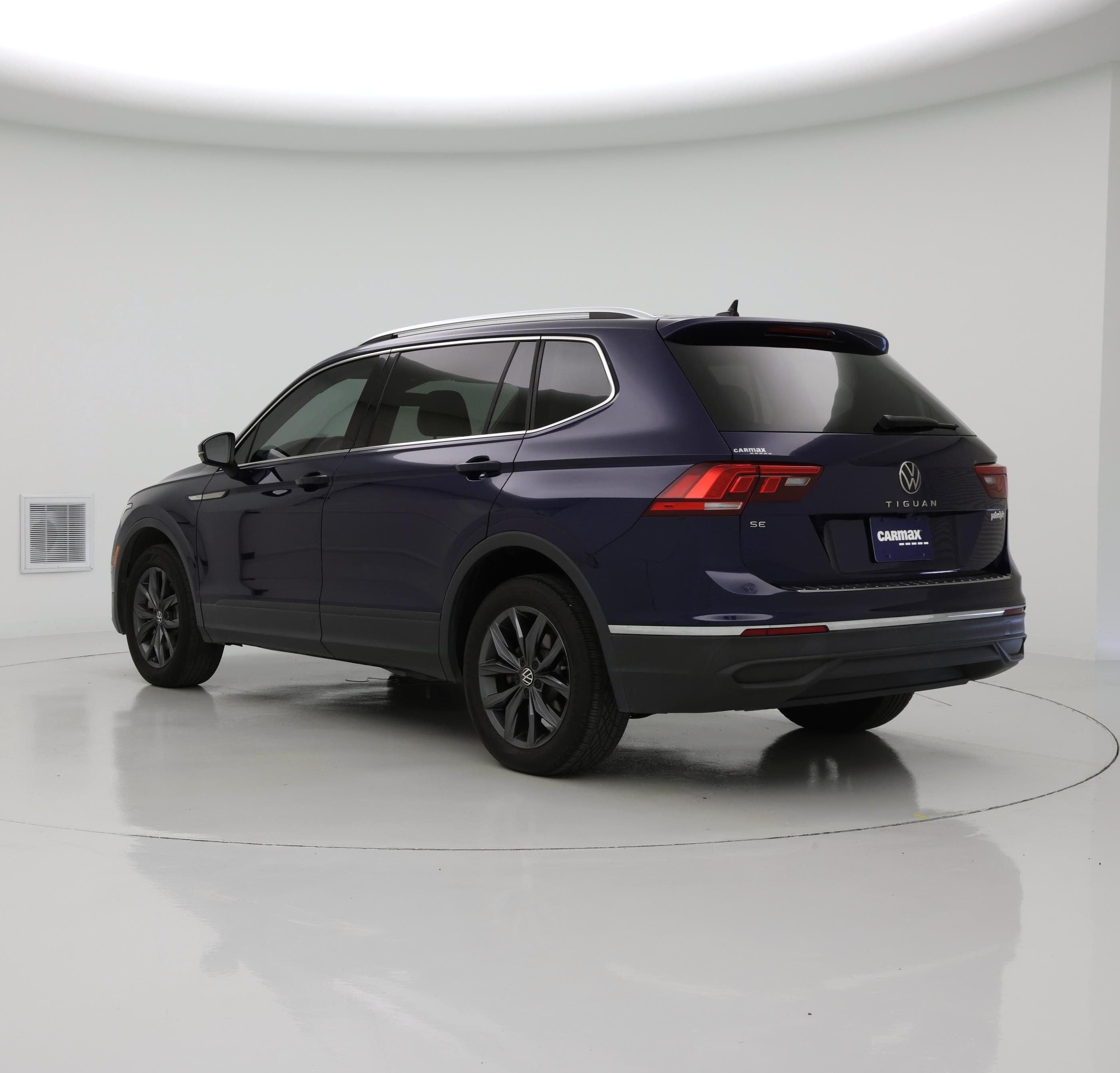 Thumbnail: 2022 Volkswagen Tiguan - 2